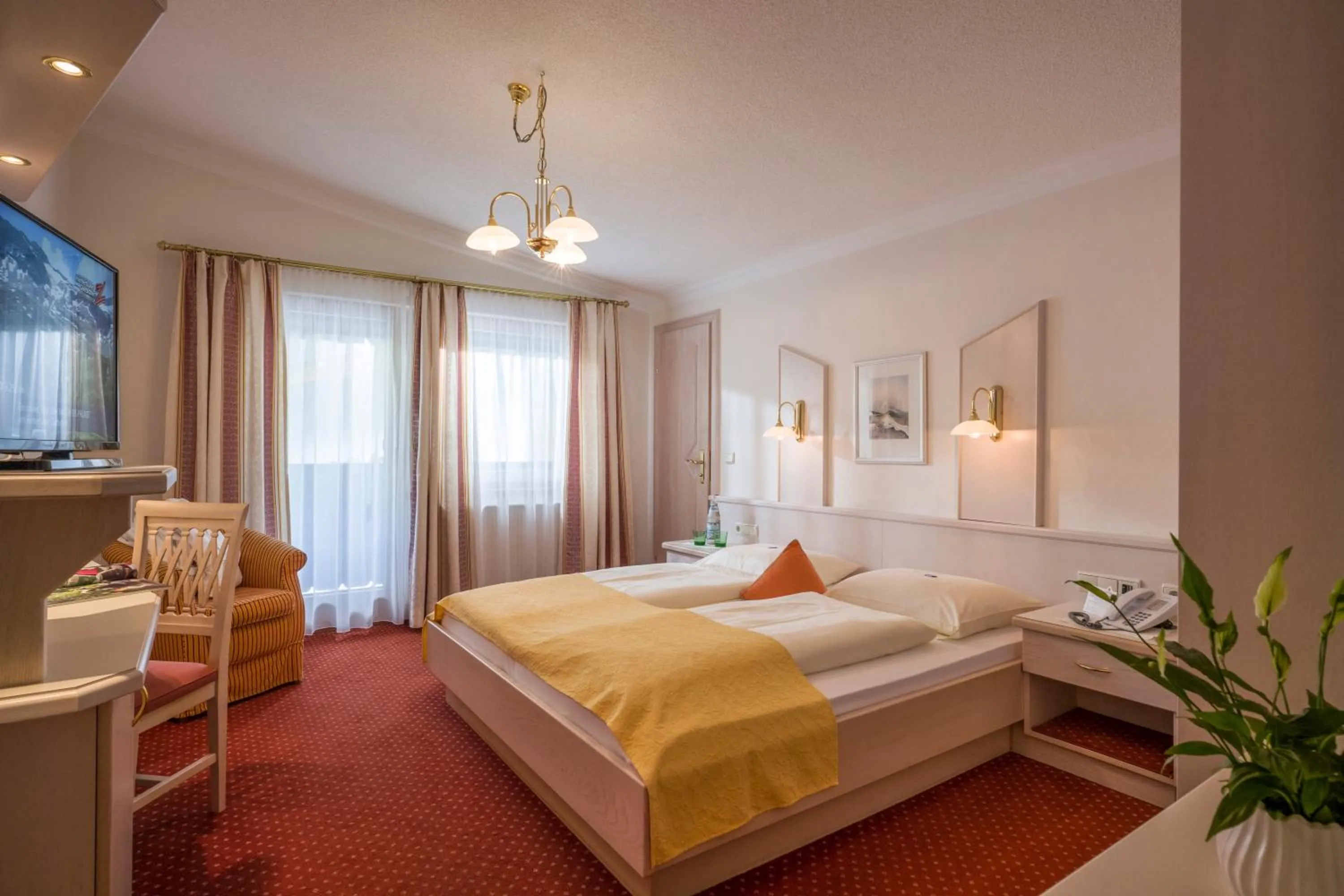 Bed in Hotel-Garni Jakober - B&B und Appartements