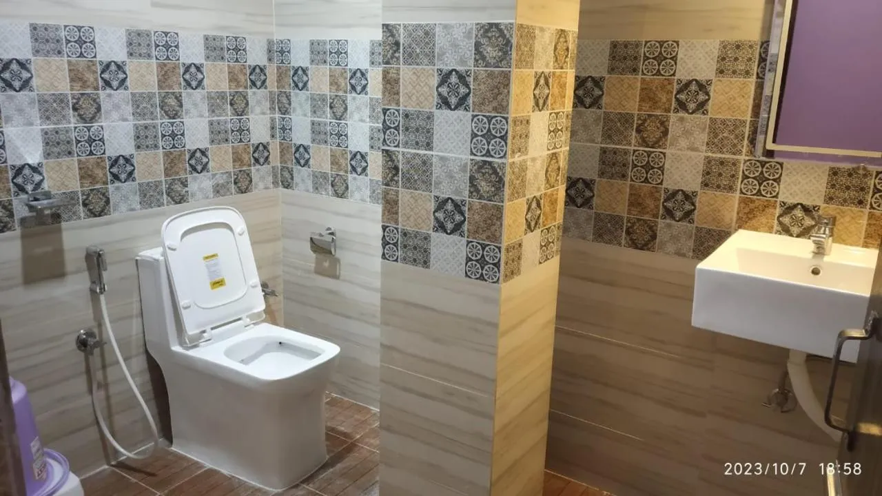 Bathroom in HOTEL SHREESH (NEIL)