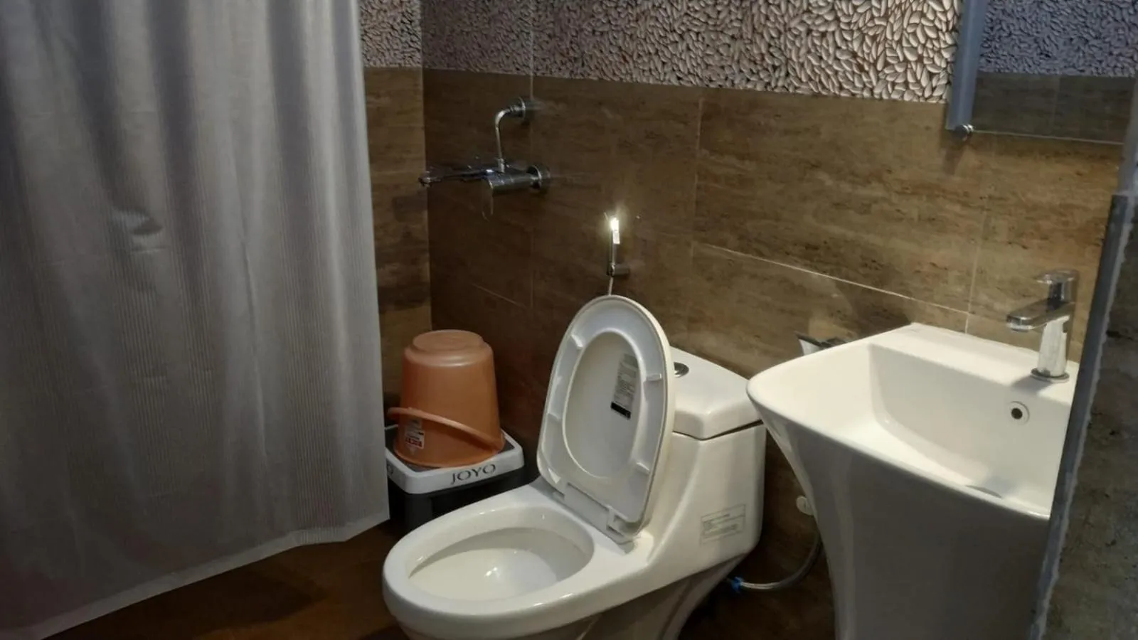 Bathroom in HOTEL SHREESH (NEIL)