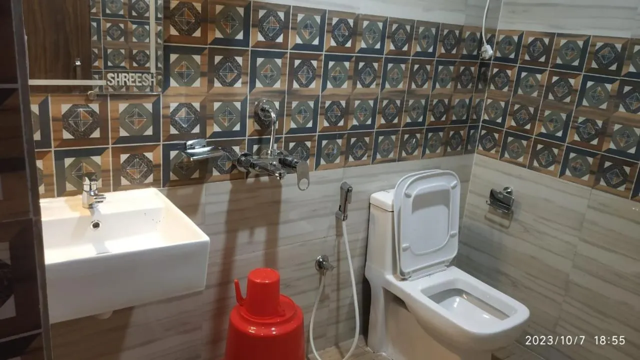 Bathroom in HOTEL SHREESH (NEIL)