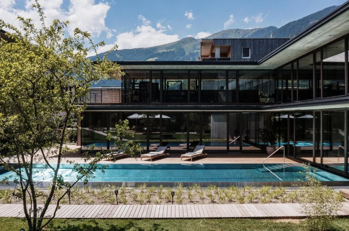 Pool view in zelloon boutique hotel