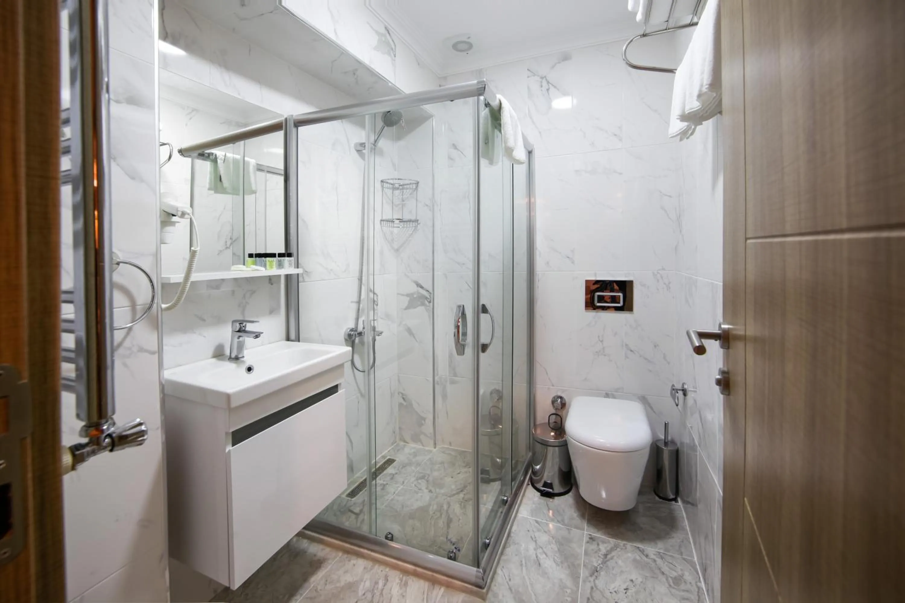 Bathroom in SEVEN ROSES APART HOTEL