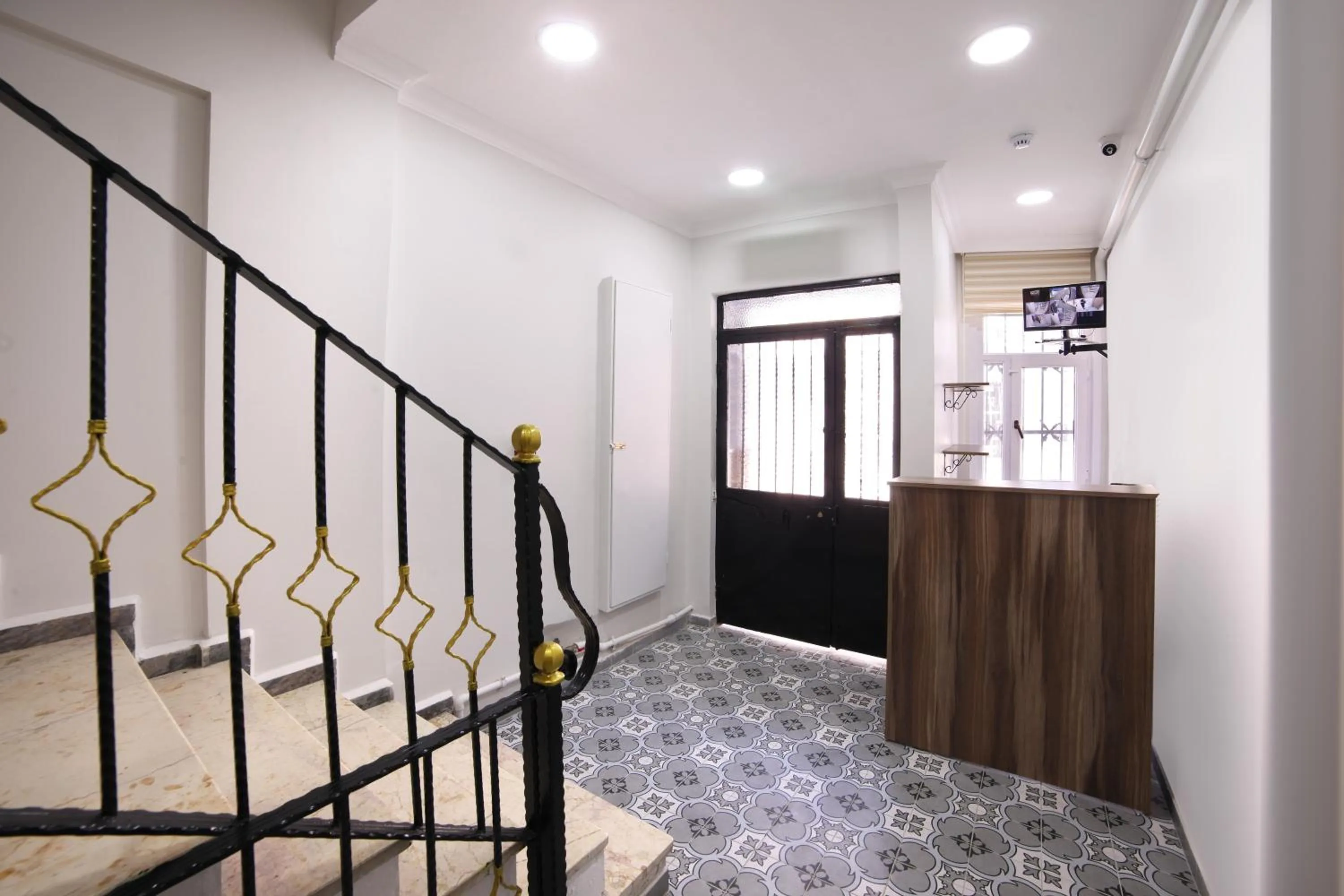 Lobby or reception in SEVEN ROSES APART HOTEL