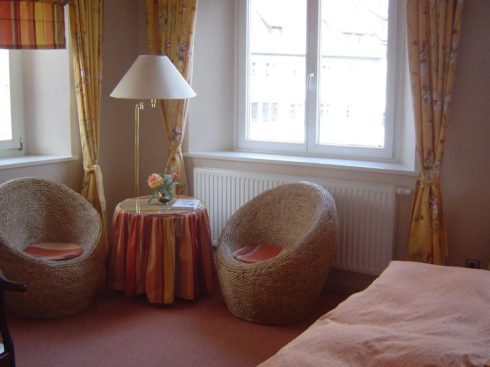Seating area, Bed in Hotel Alte Post