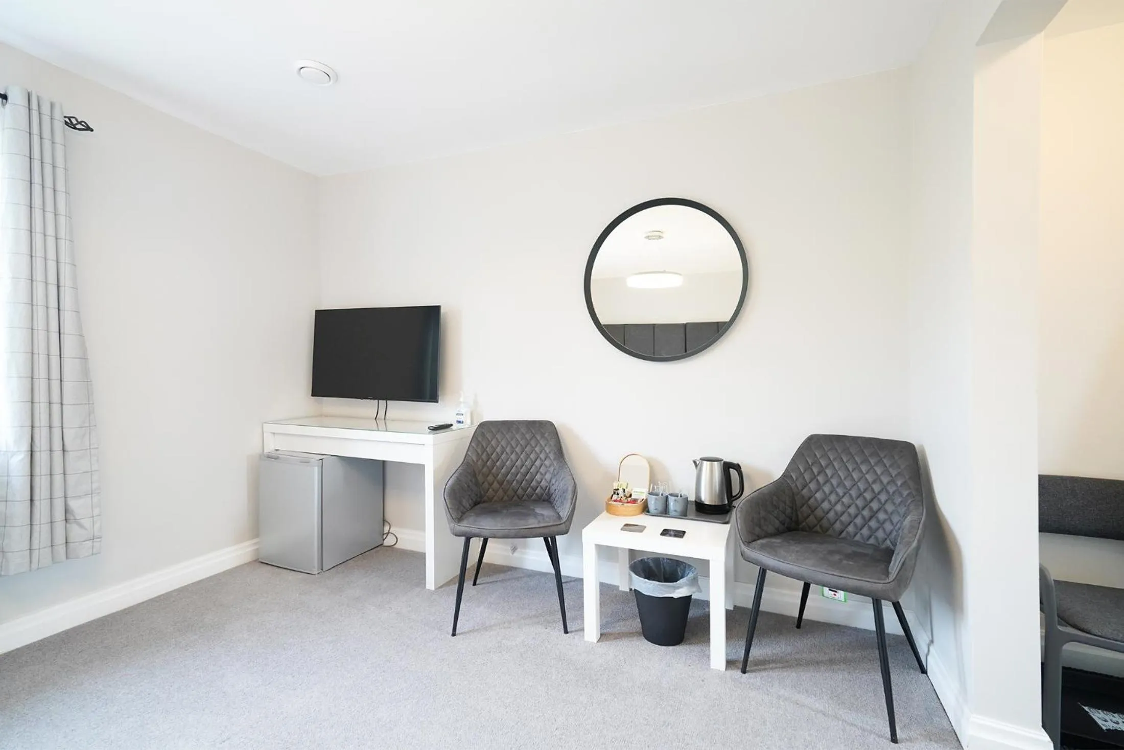 Seating area in Cheshire Mews