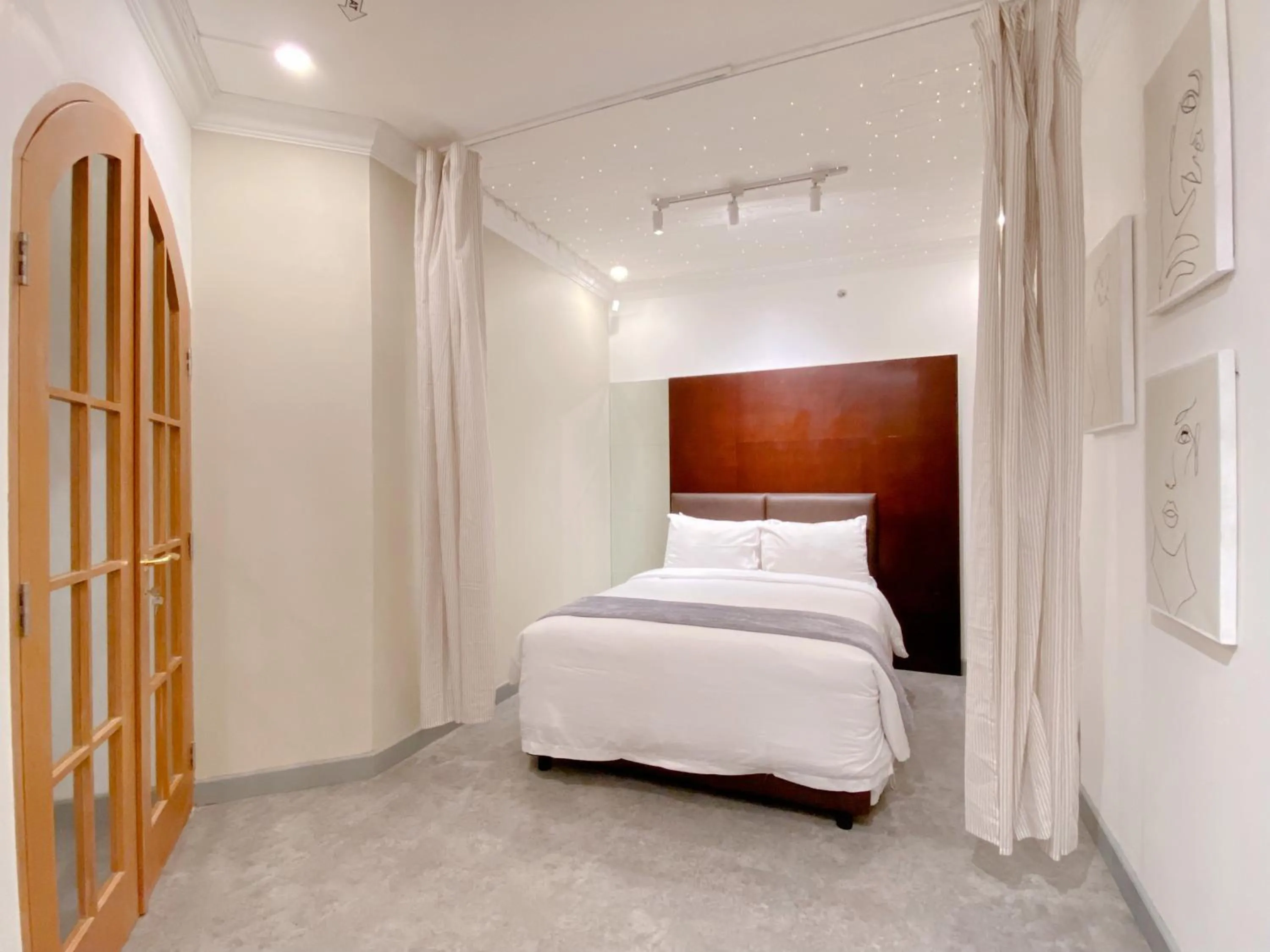 Bed in youre at - The Majesty Apartment