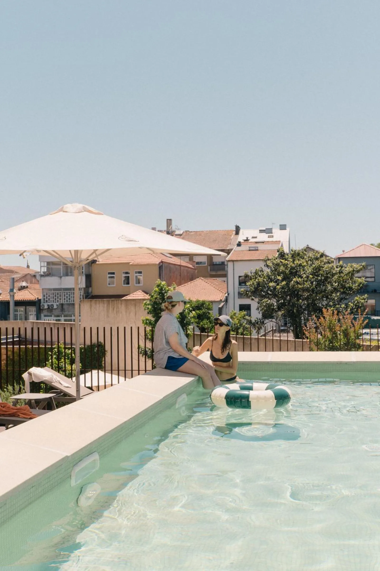 Swimming pool in Outsite Porto Mouco