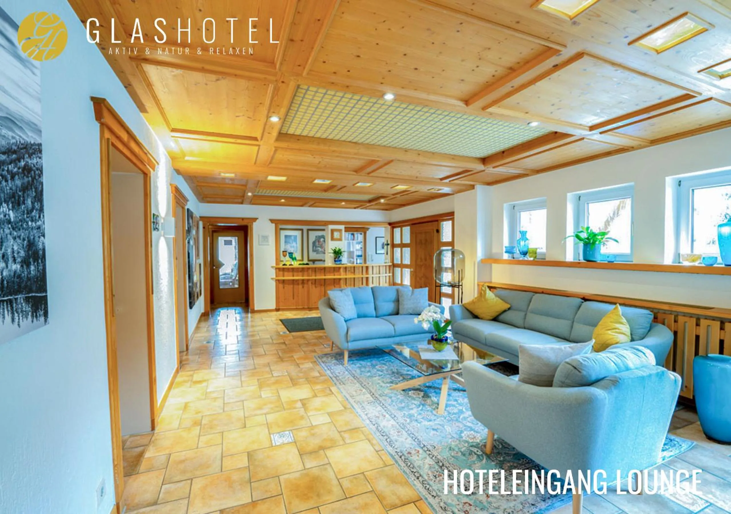 Facade/entrance in Glashotel