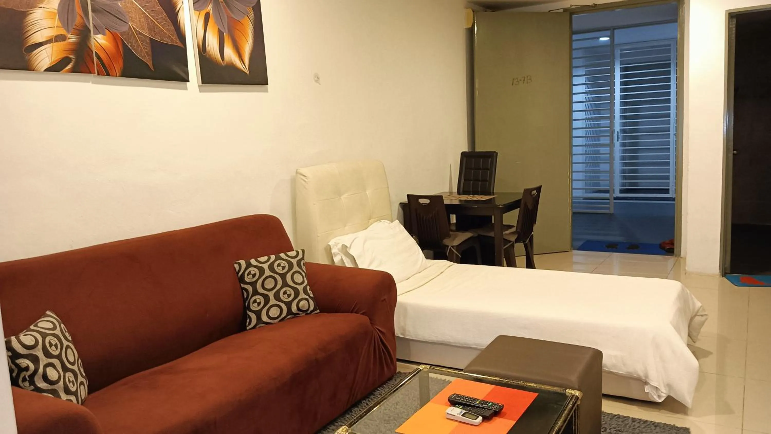 Seating area in One Maxim Residence at Taragon