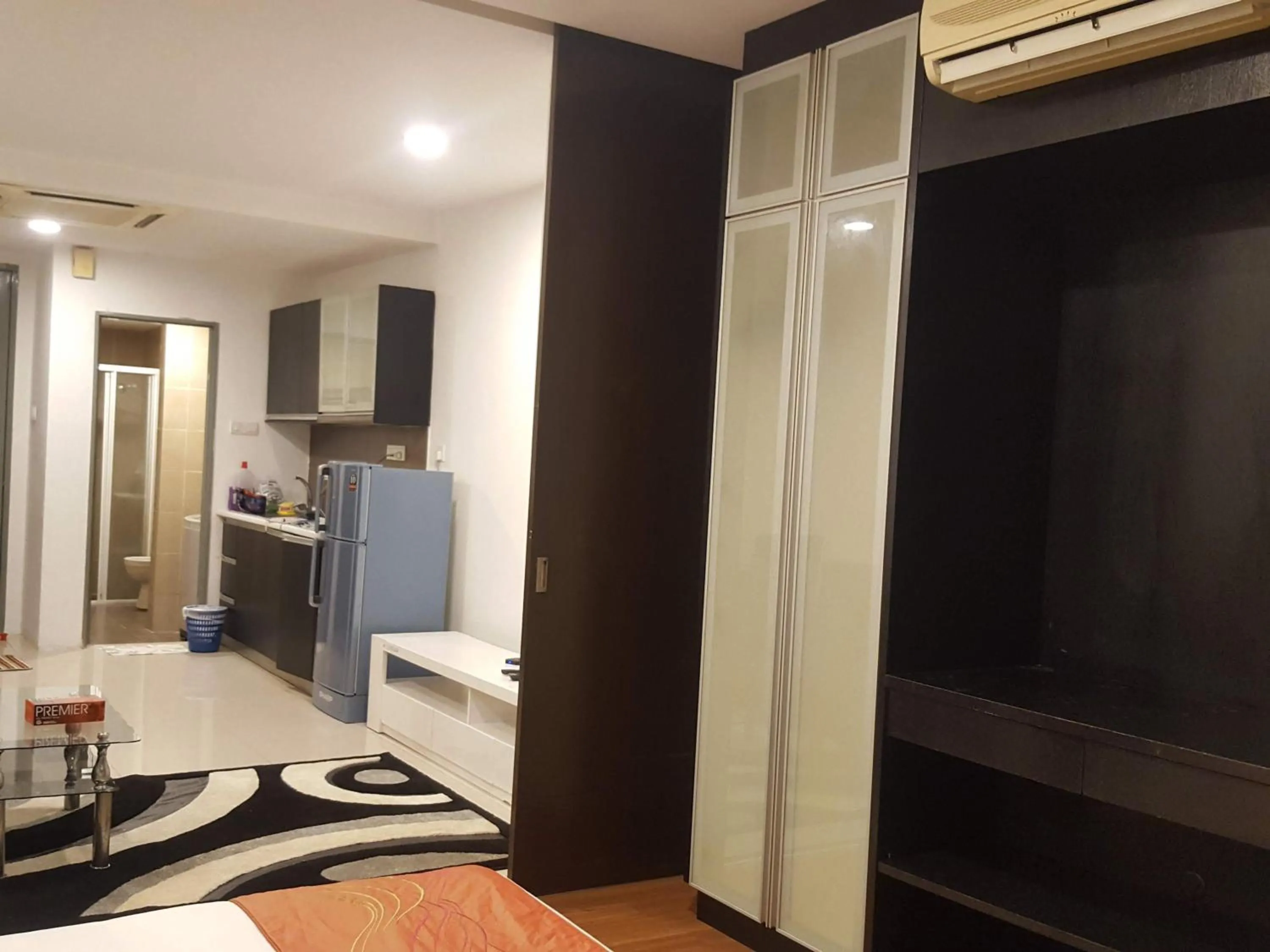 TV and multimedia in One Maxim Residence at Taragon