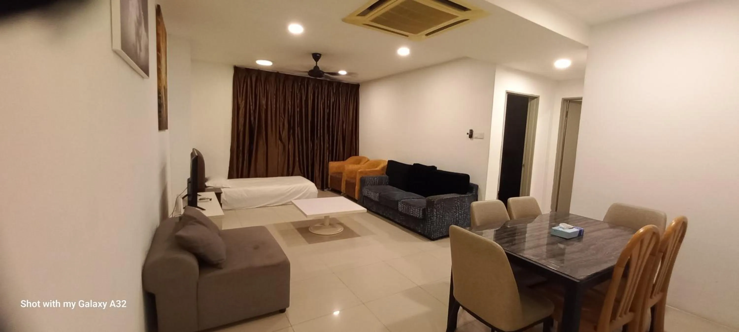 TV and multimedia in One Maxim Residence at Taragon