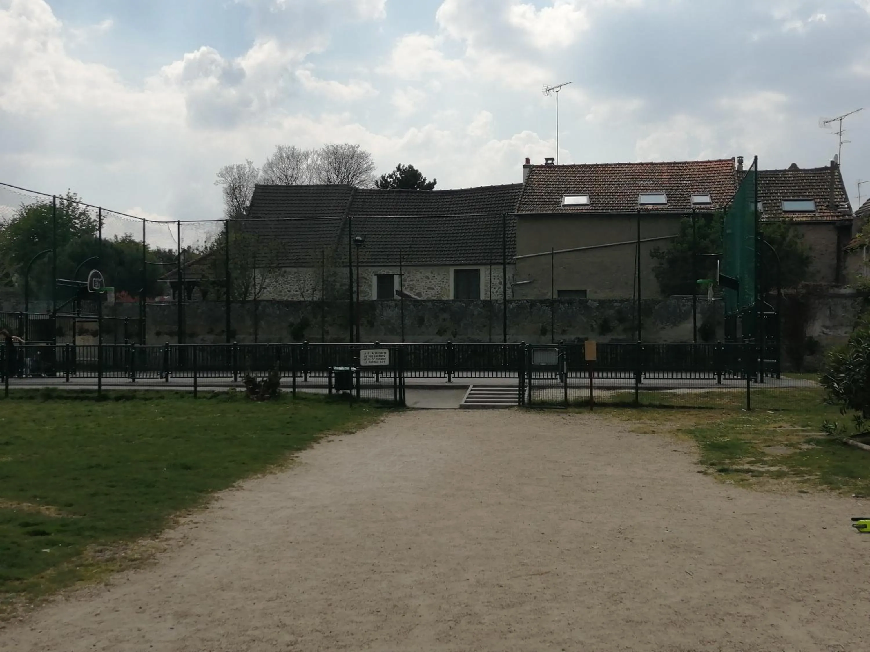 Neighbourhood in Welcome Home