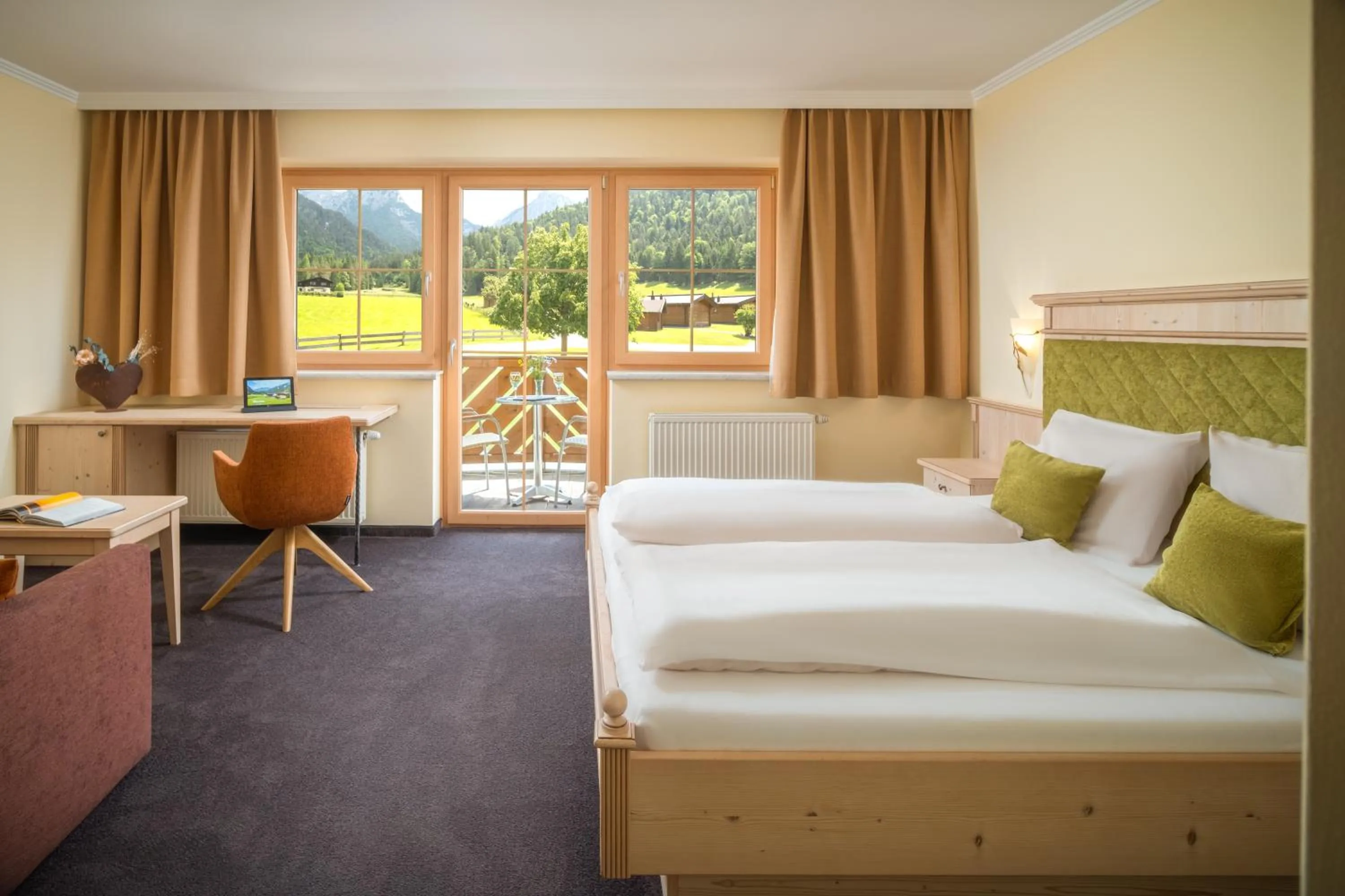 Photo of the whole room, Bed in Hotel Vitaloase zu den drei Brüdern