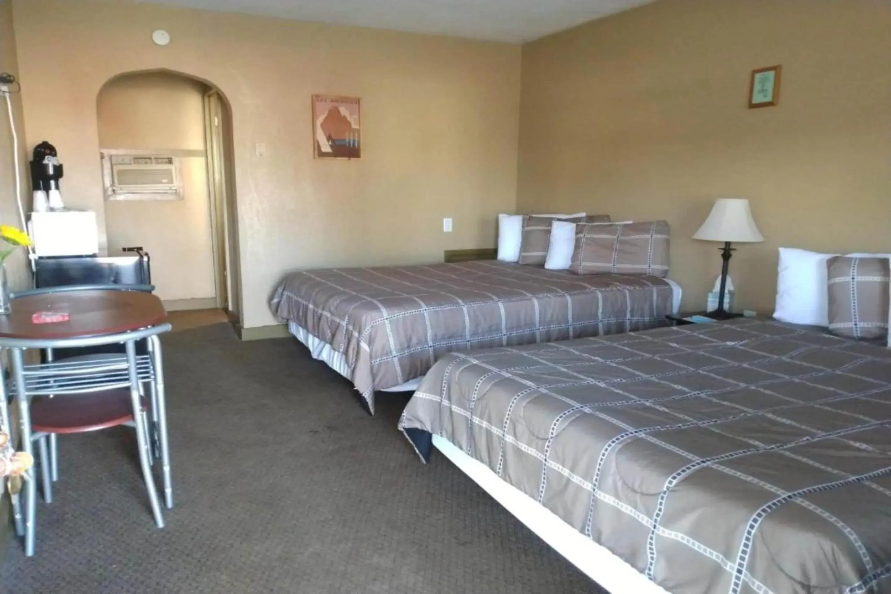 Double Queen Room in Love Hotels Murdo by OYO on Interstate 90 Double Queen Room in Love Hotels Murdo by OYO on Interstate 90