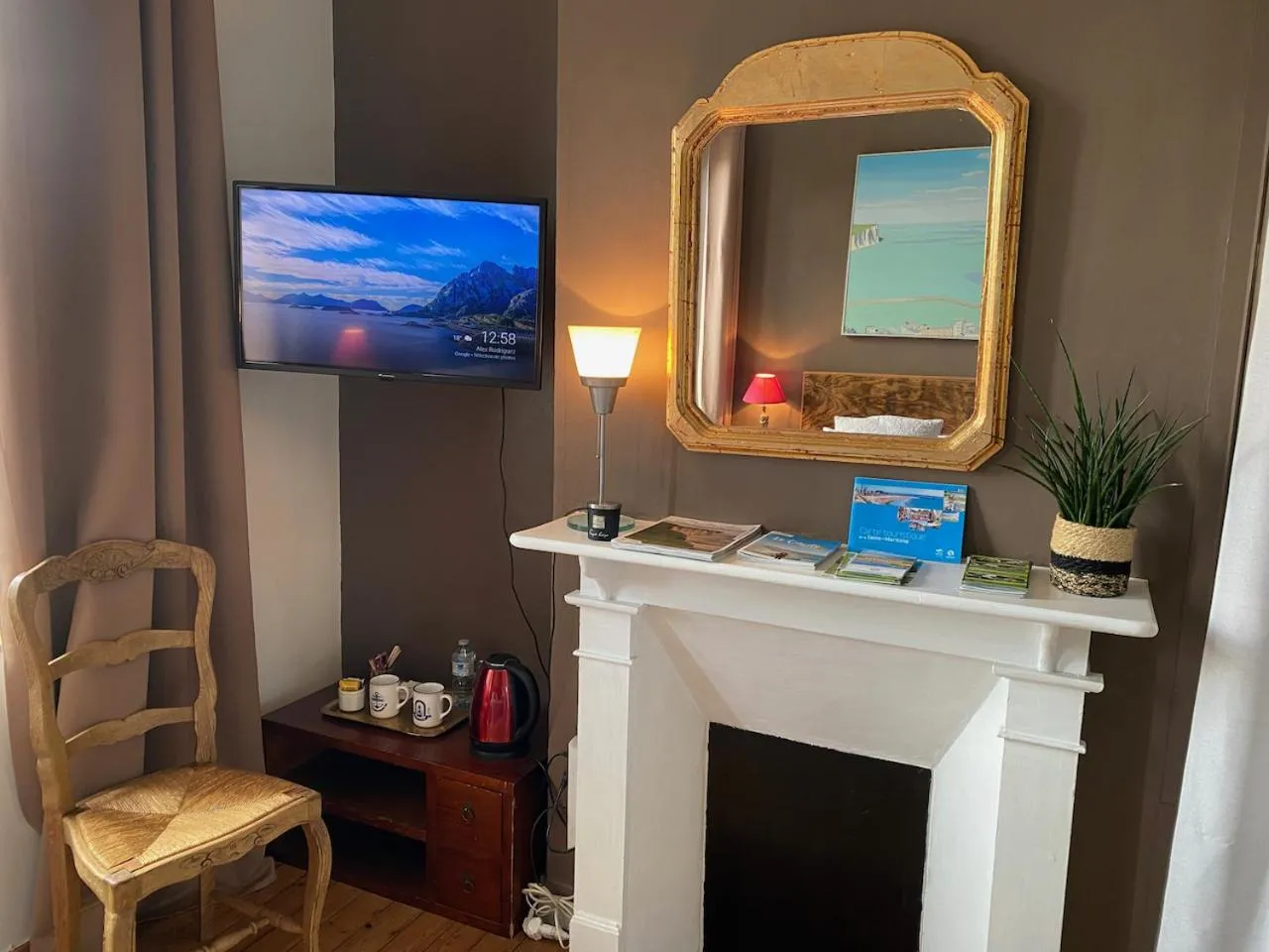 TV and multimedia in La Chambre Claire