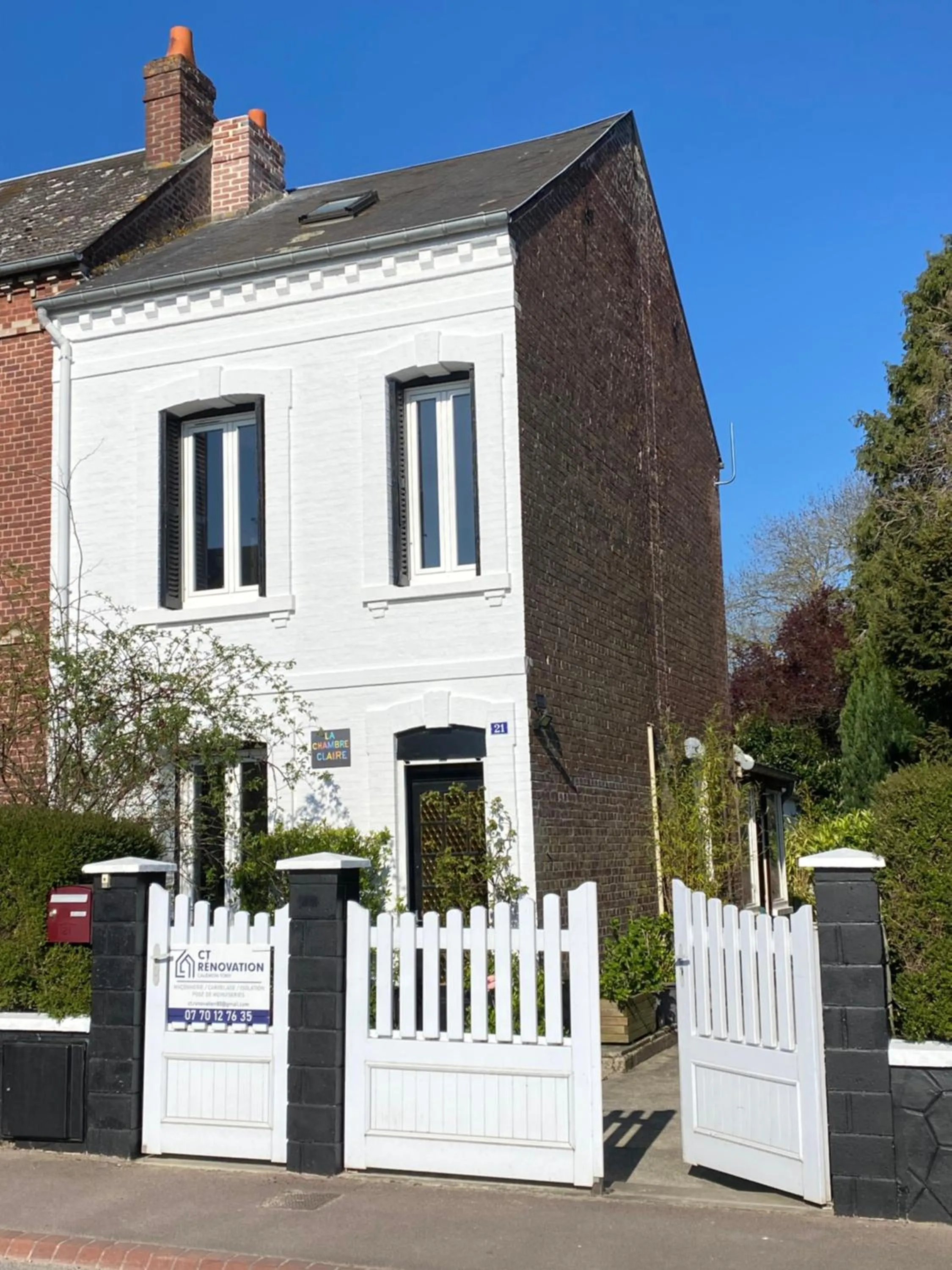 Property building in La Chambre Claire