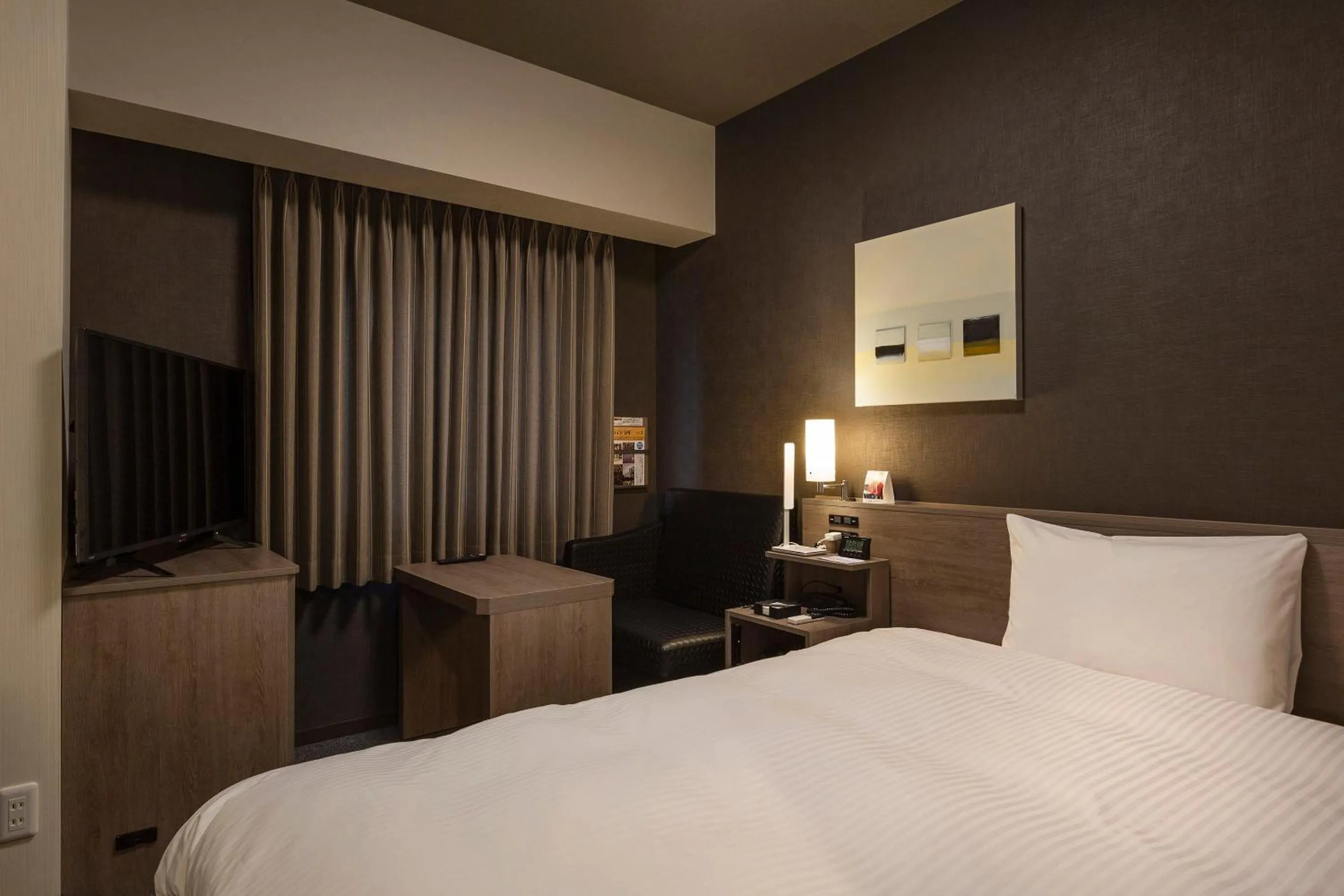 Photo of the whole room, Bed in Hotel Route-Inn Yonago