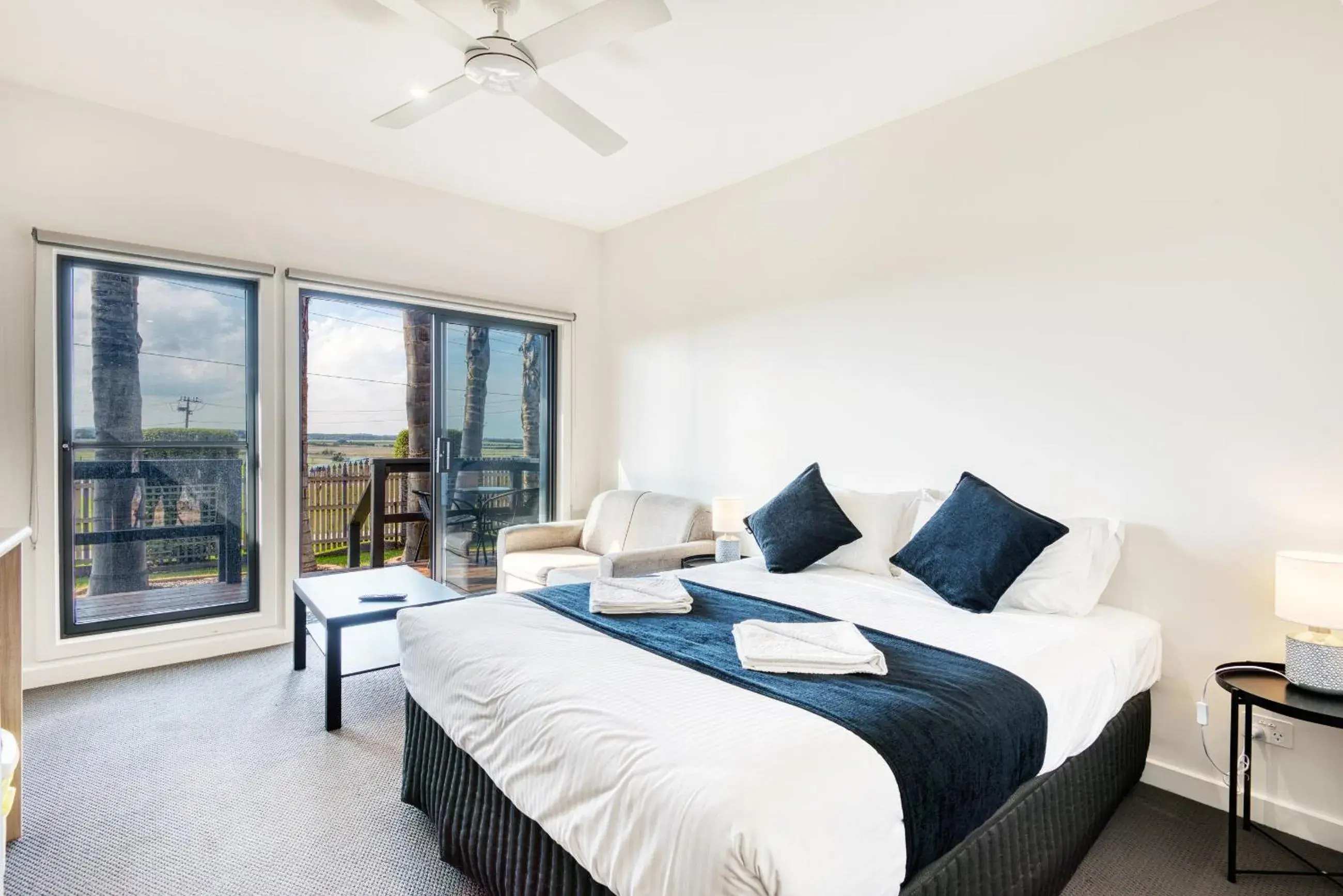 Superior Queen Room in Inverloch Motel Superior Queen Room in Inverloch Motel