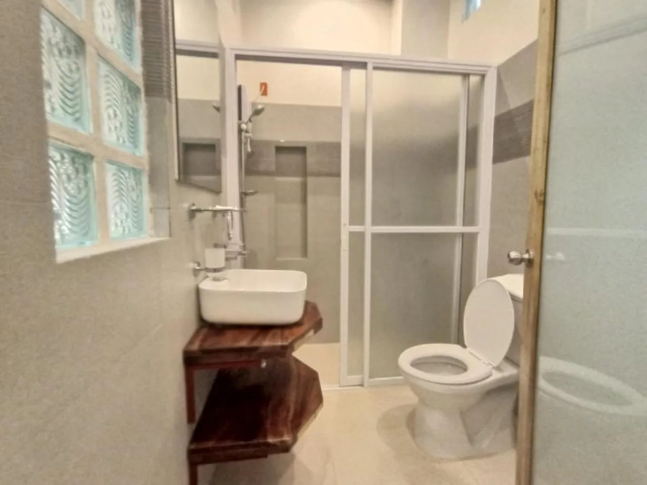 Toilet in Bohol Boutique Hotel