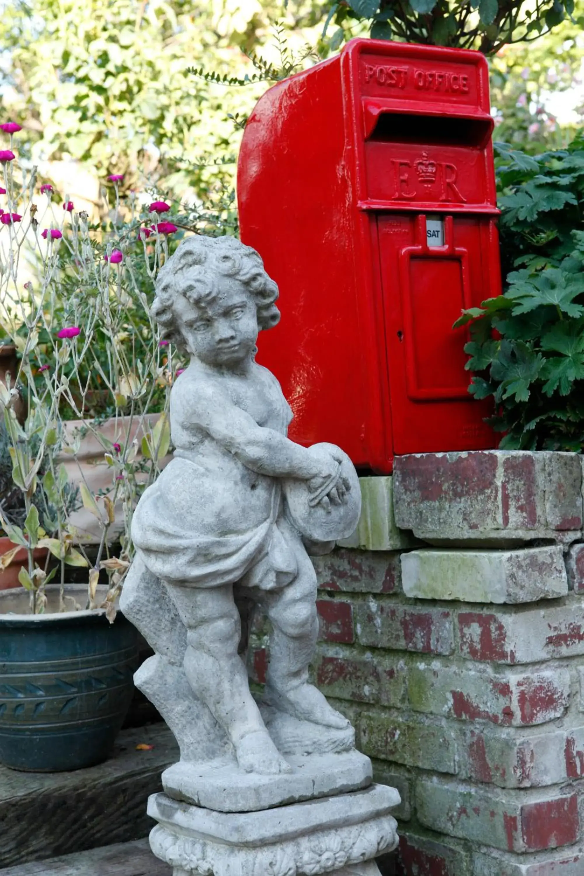 Twin Room with Garden View - single occupancy in Swan Guest House LONDON - HEATHROW Twin Room with Garden View - single occupancy in Swan Guest House LONDON - HEATHROW