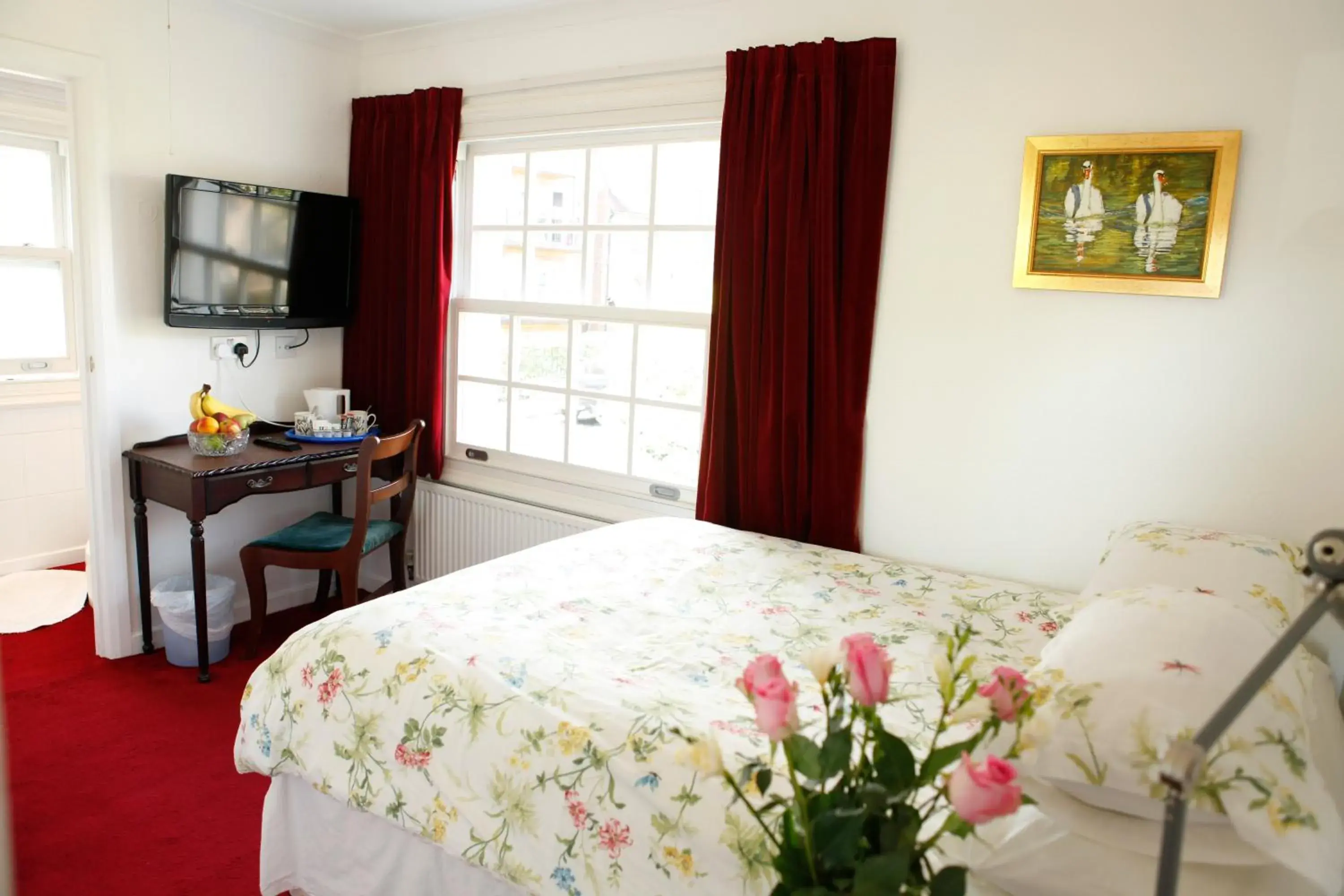 Double Room with Garden View - single occupancy in Swan Guest House LONDON - HEATHROW Double Room with Garden View - single occupancy in Swan Guest House LONDON - HEATHROW