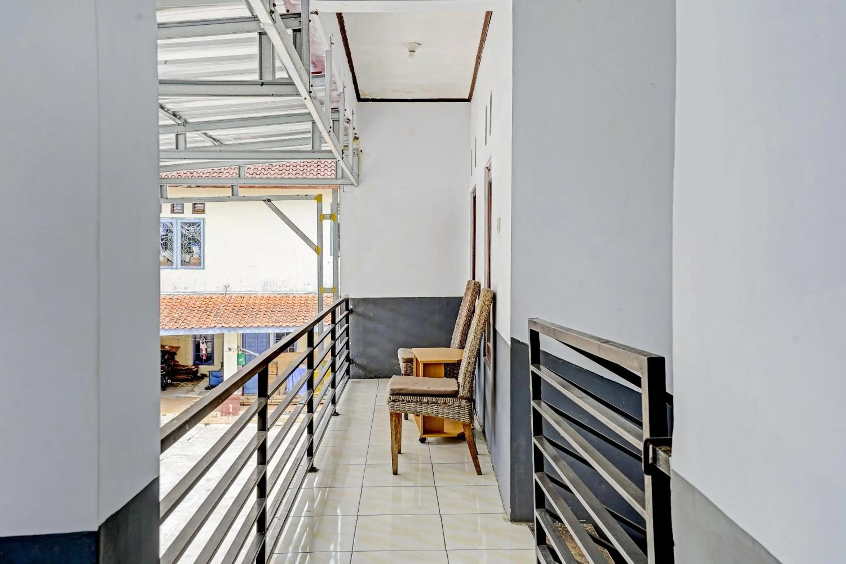 Lobby or reception in OYO 90405 Penginapan Sasti Kuningan