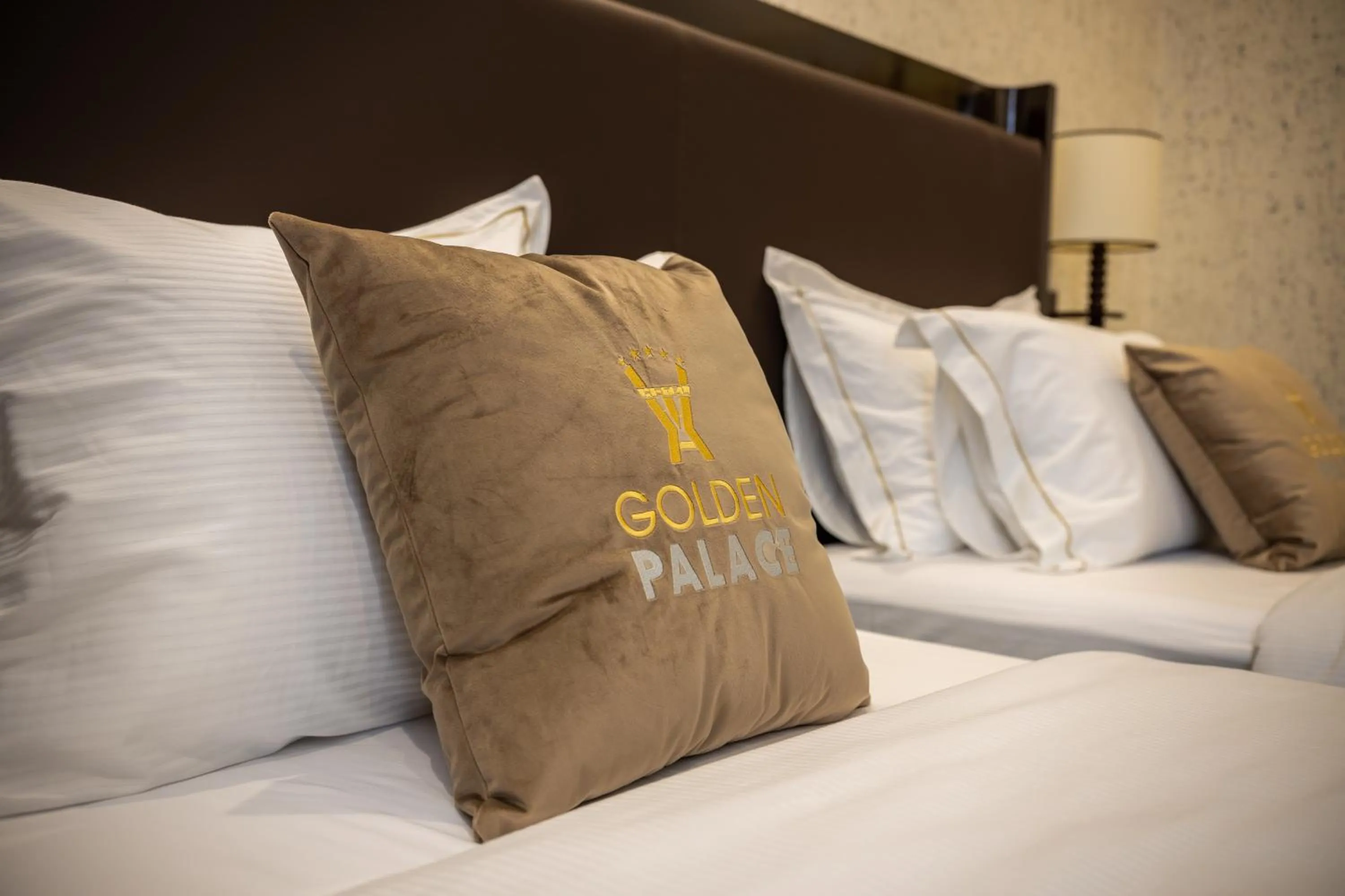 Bed in Hotel Golden Palace