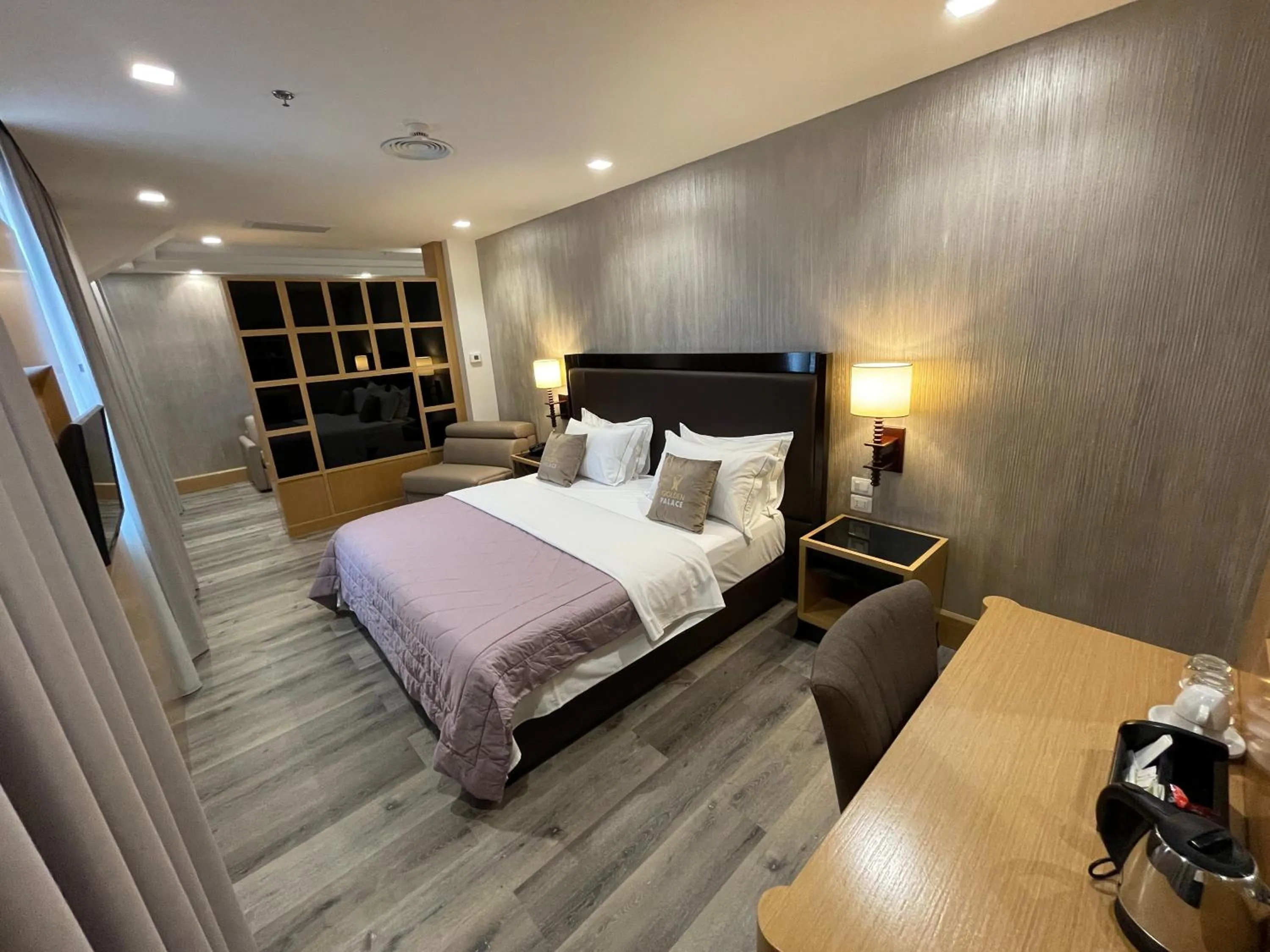 Photo of the whole room, Bed in Hotel Golden Palace