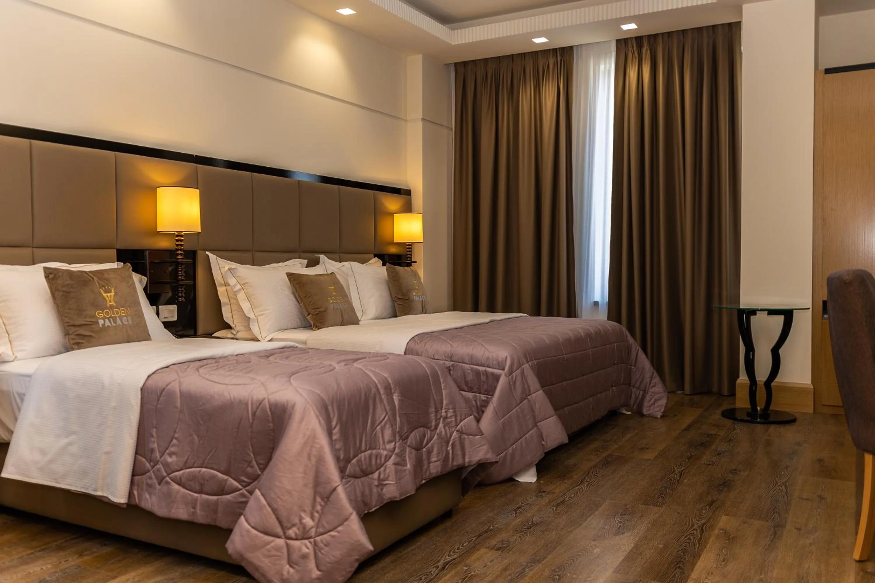 Bed in Hotel Golden Palace