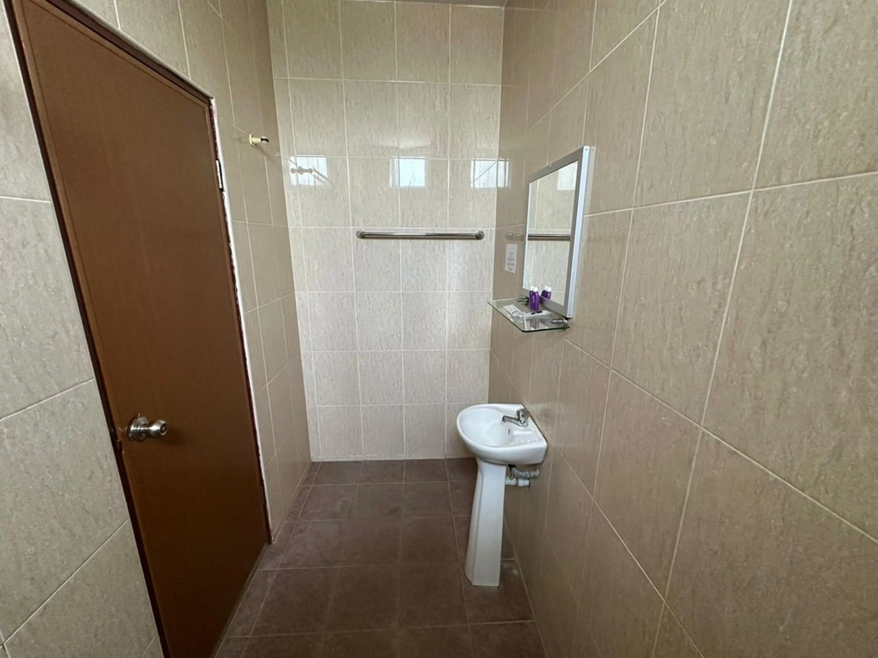 Bathroom in Glistar Hotel