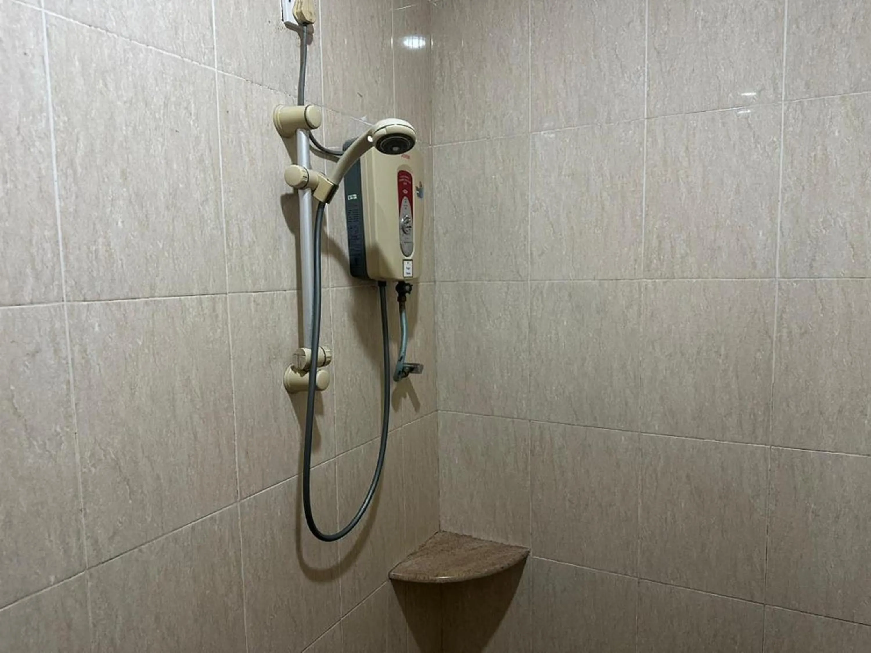 Bathroom in Glistar Hotel