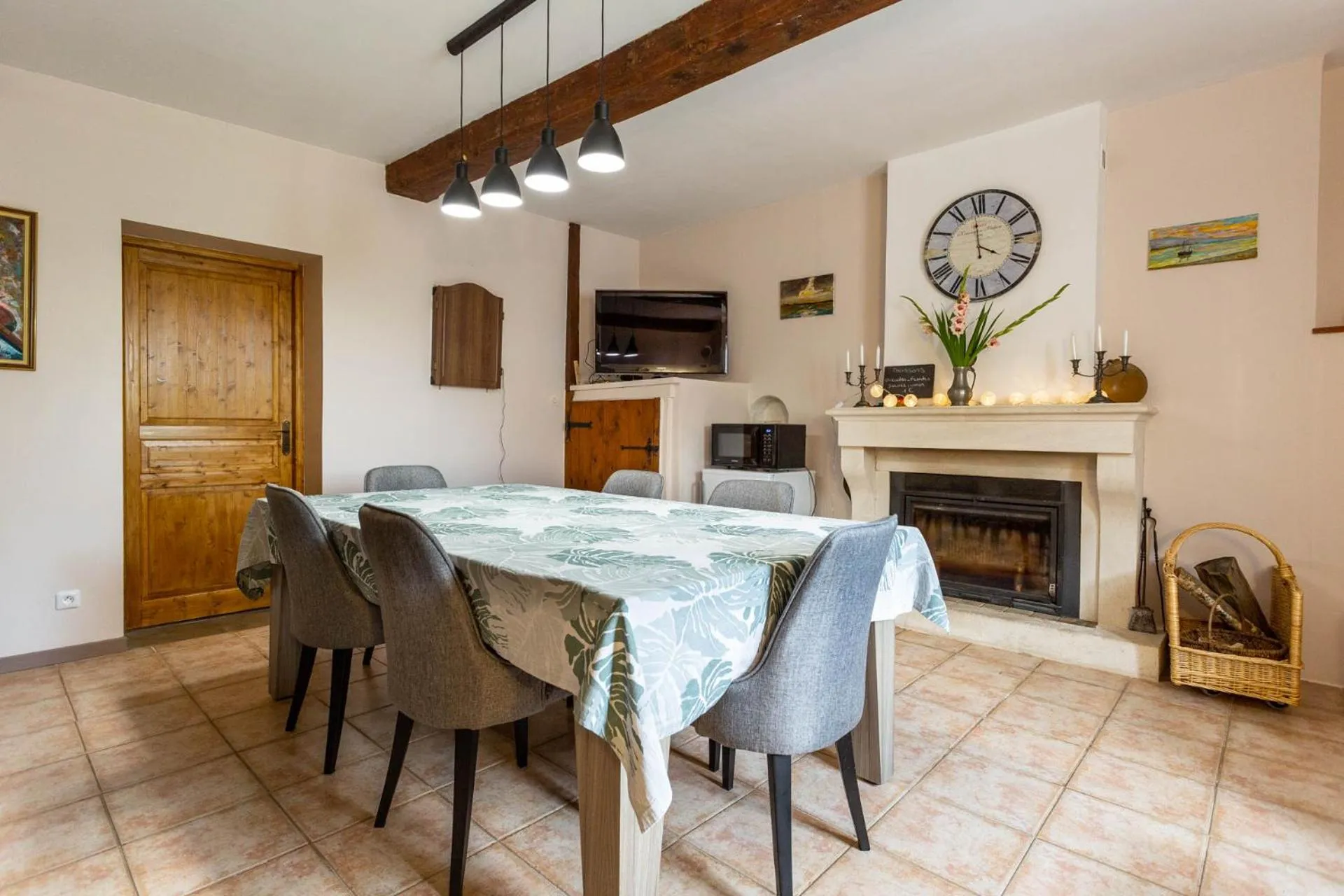 Restaurant/places to eat in Le Clos des 7 Vallées