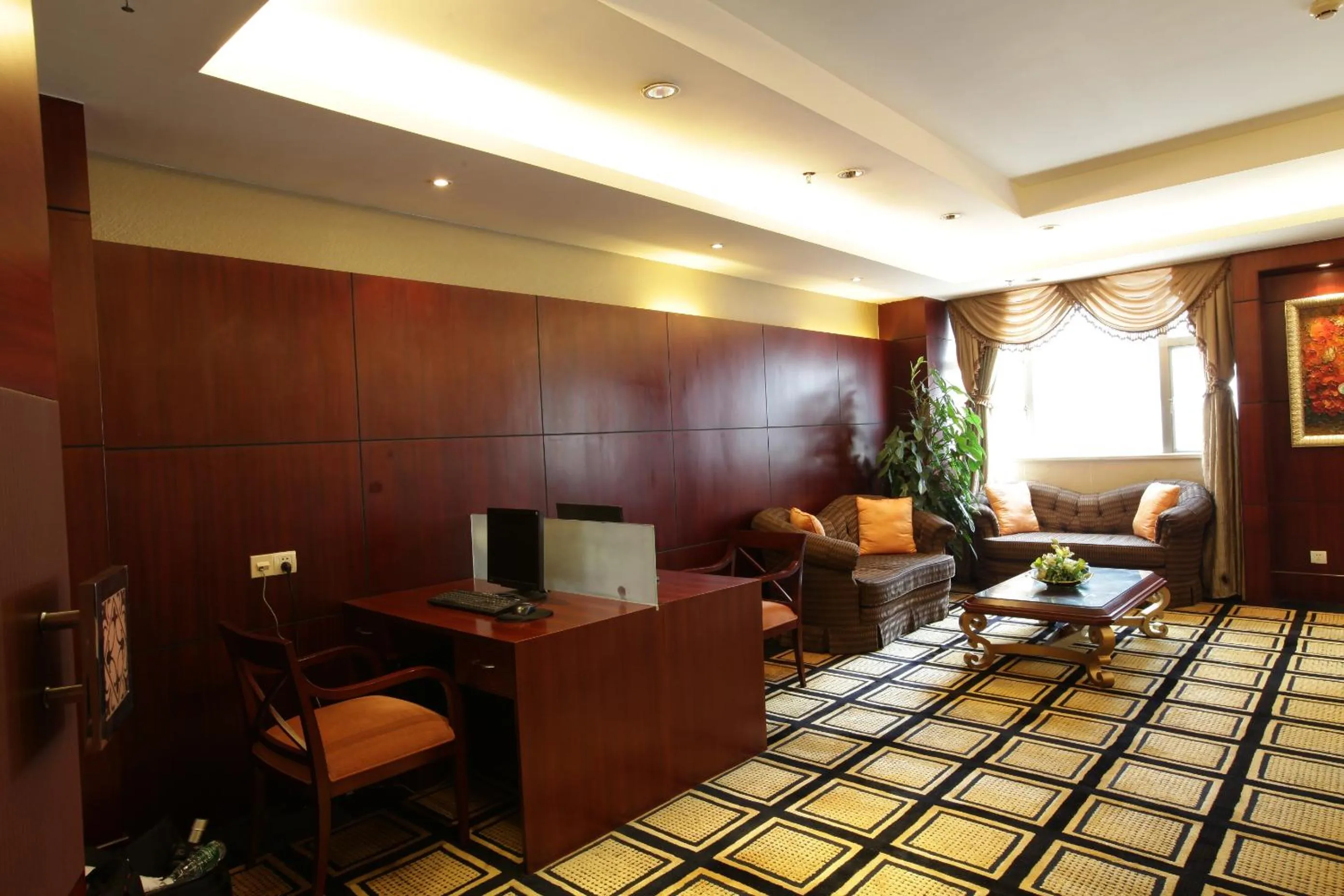 Day in Grand Royal Hotel