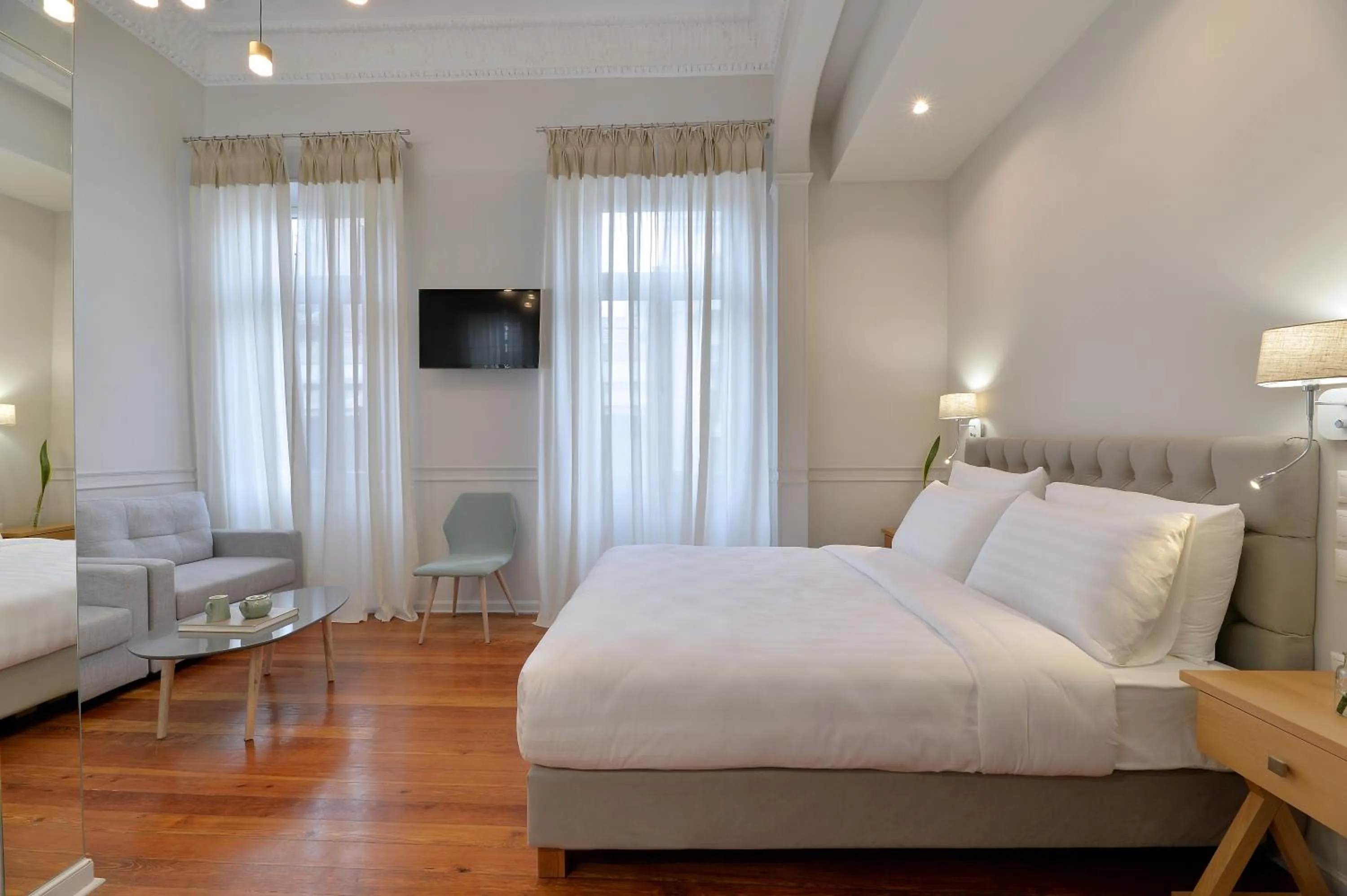 Bed in 1900 ATHENIAN HOUSE