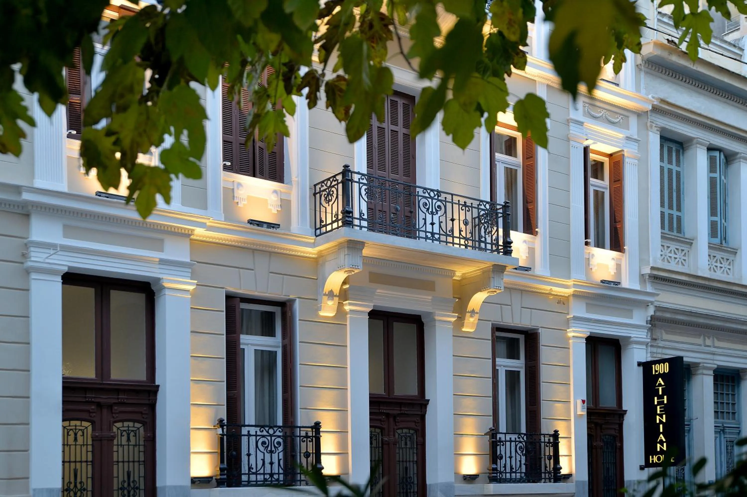 Property building in 1900 ATHENIAN HOUSE