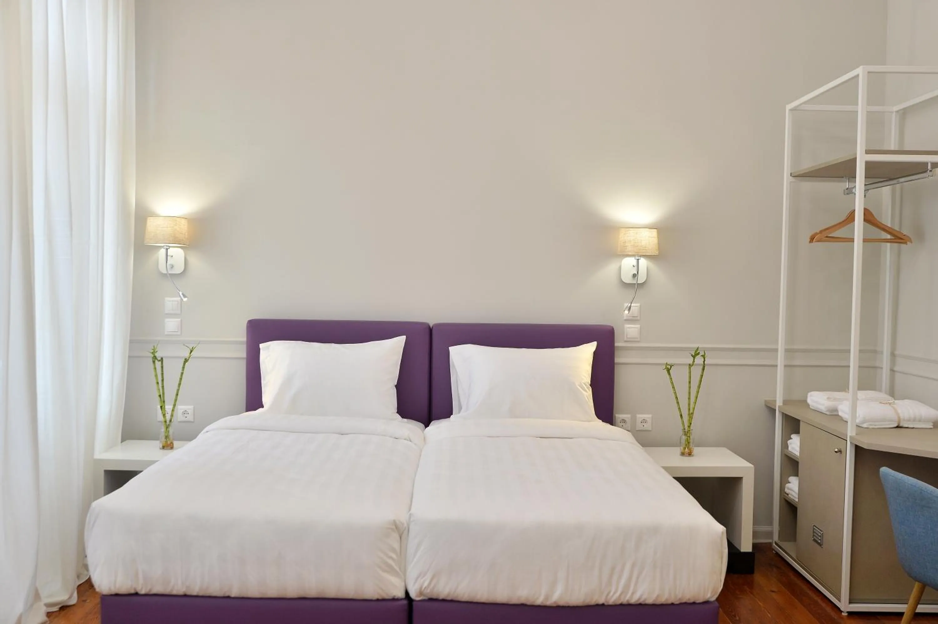 Bed in 1900 ATHENIAN HOUSE