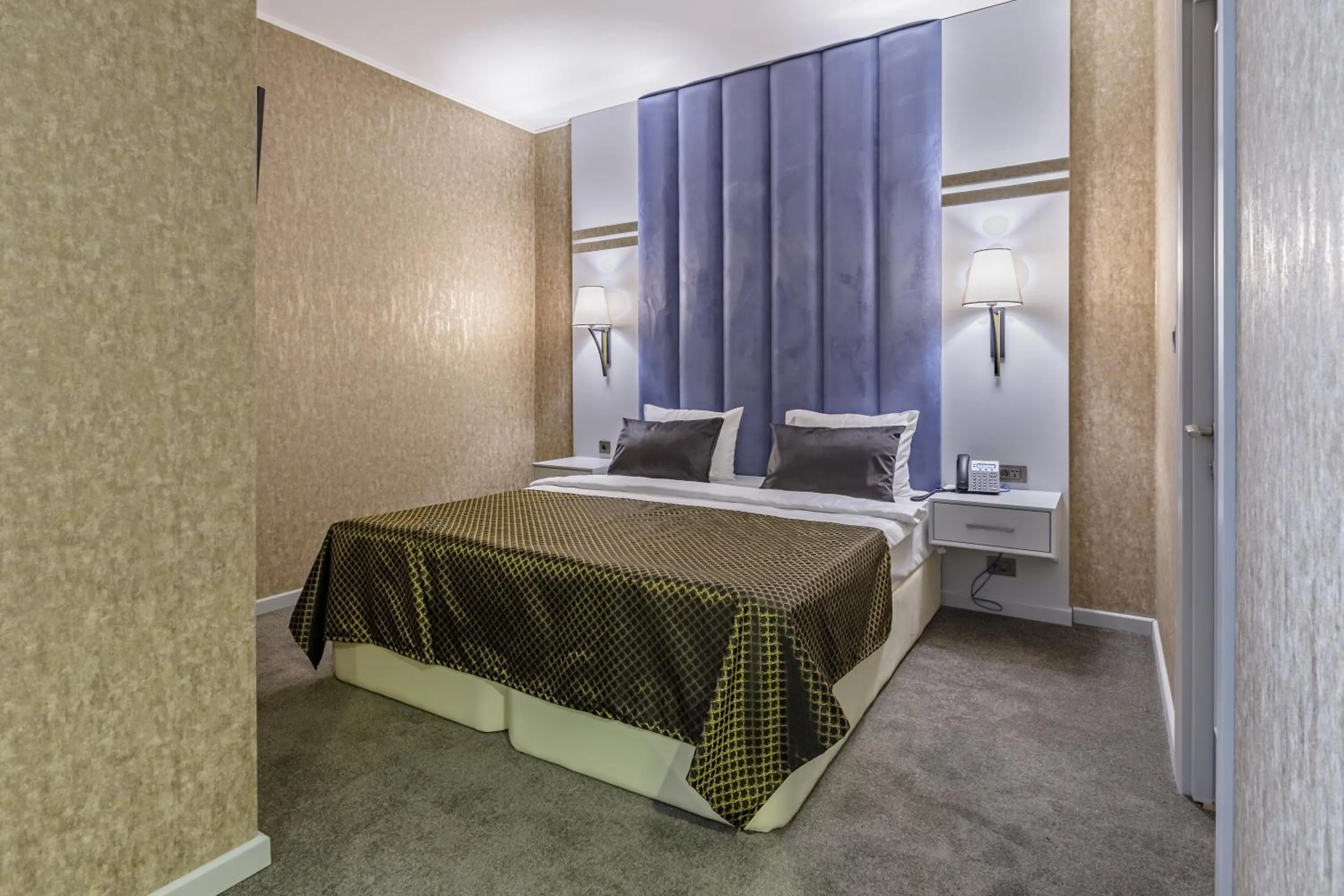 Bed in Premium Park Hotel