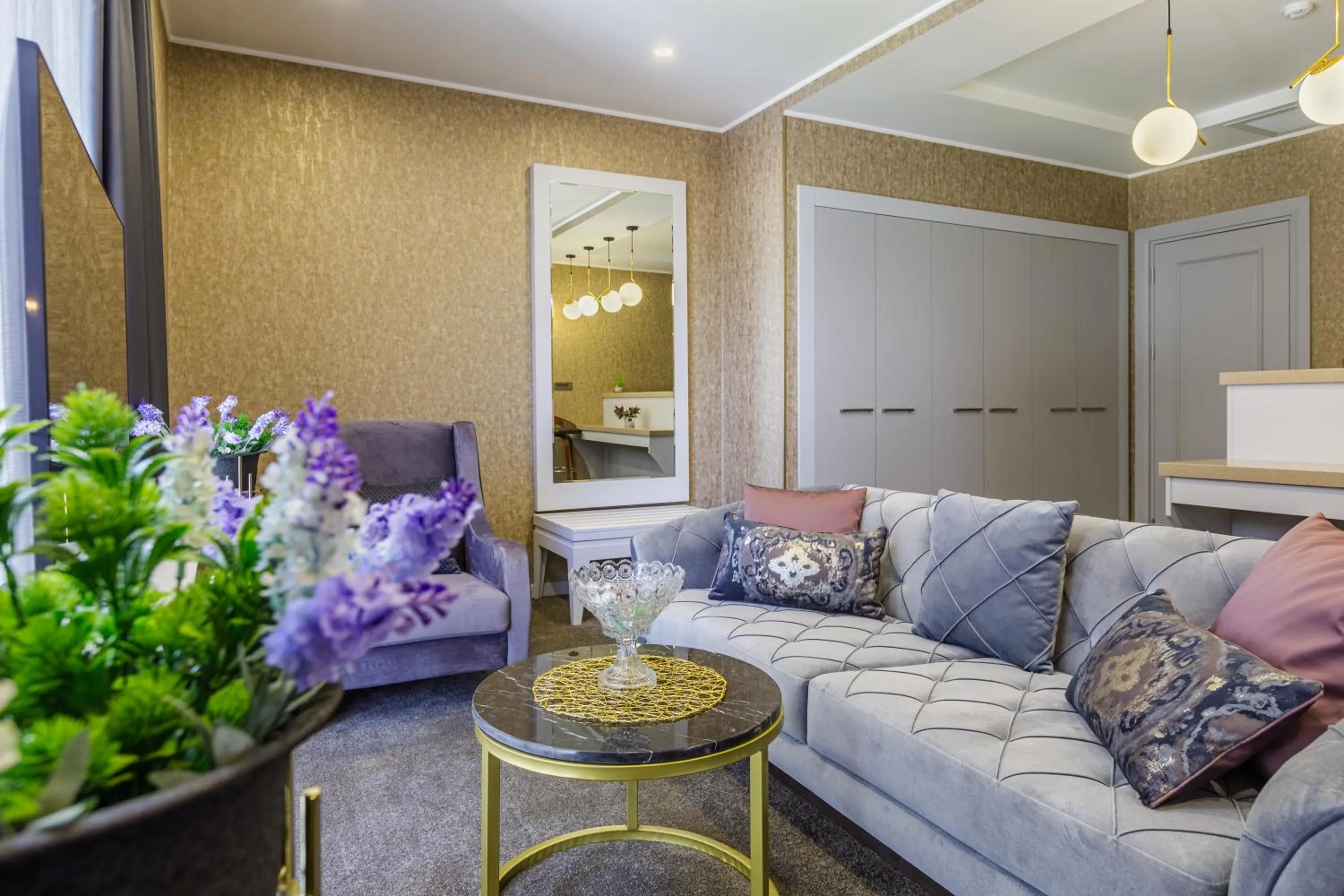 TV and multimedia in Premium Park Hotel