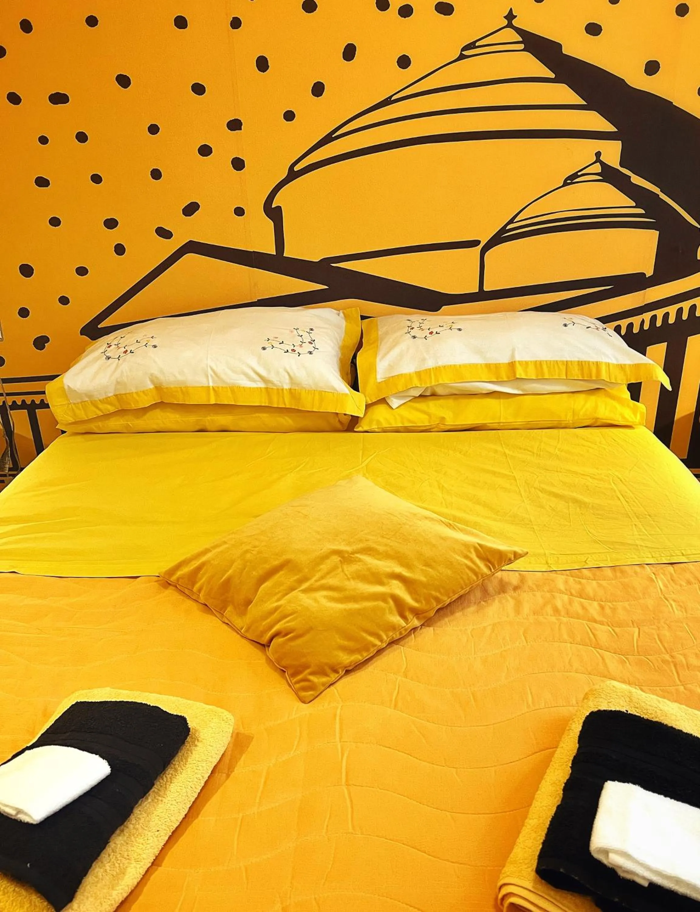 Bedroom, Bed in LH51 Rooms