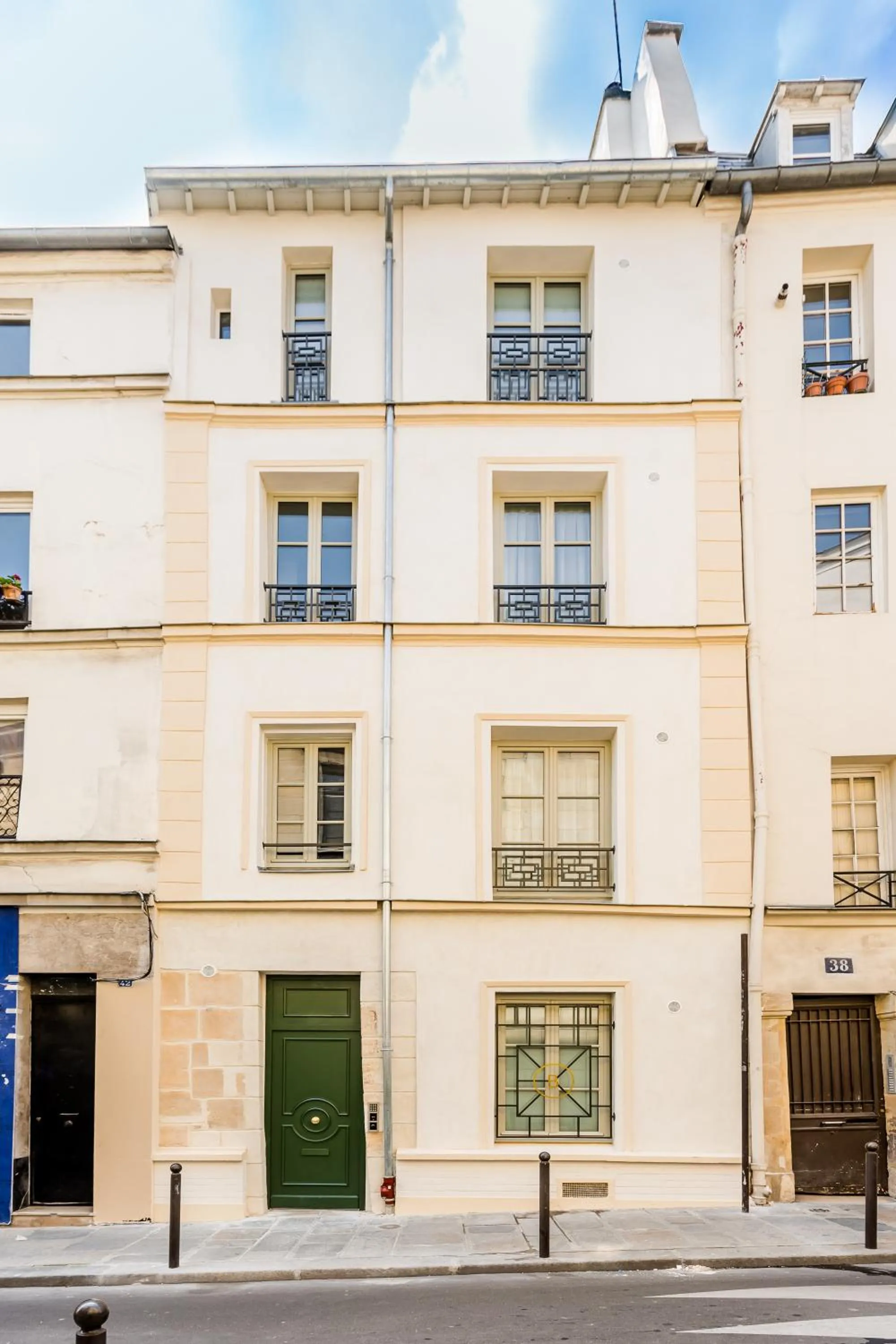 Property building in Beauquartier - Sentier