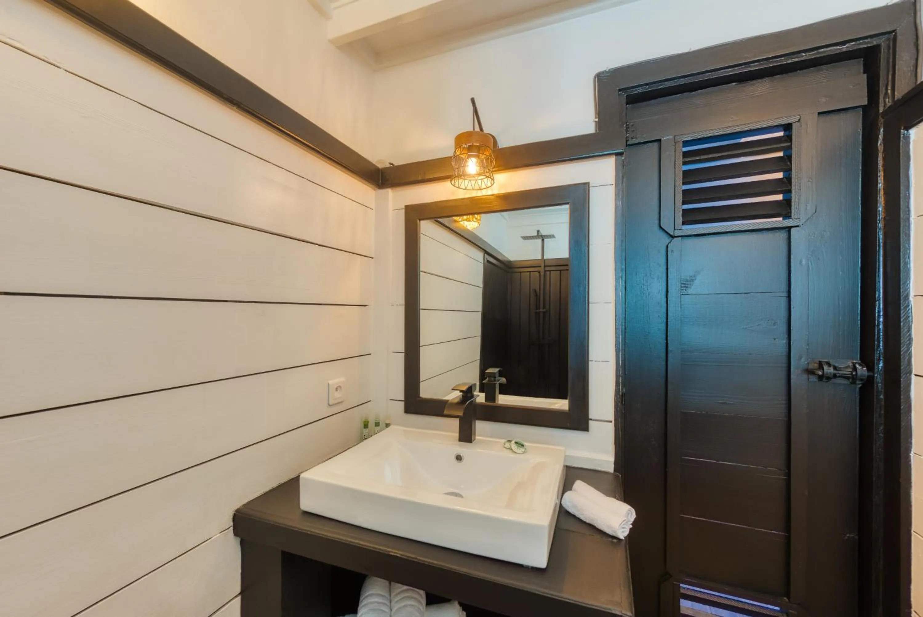 Shower in Love Boutique Hotel