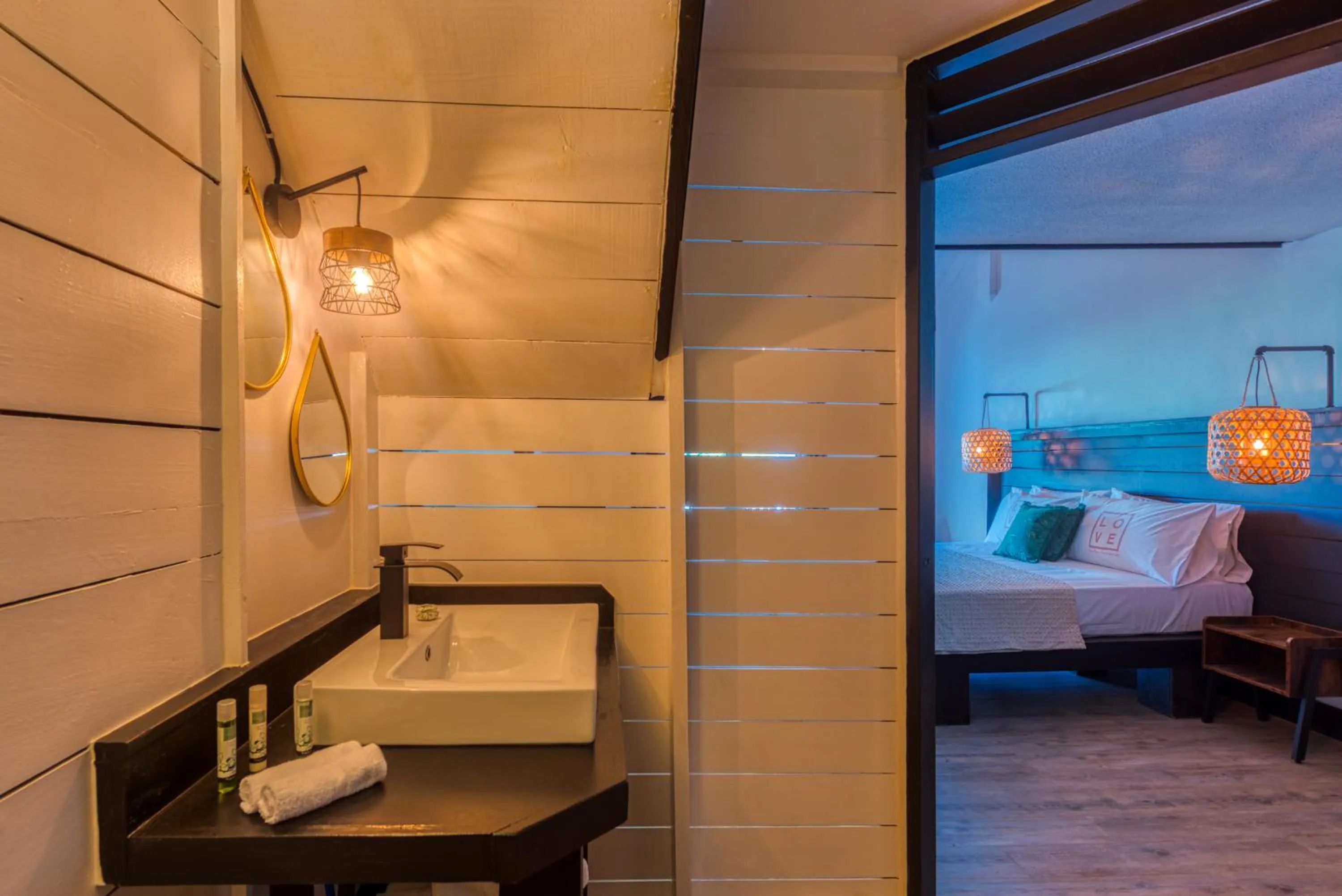 Shower, Bed in Love Boutique Hotel