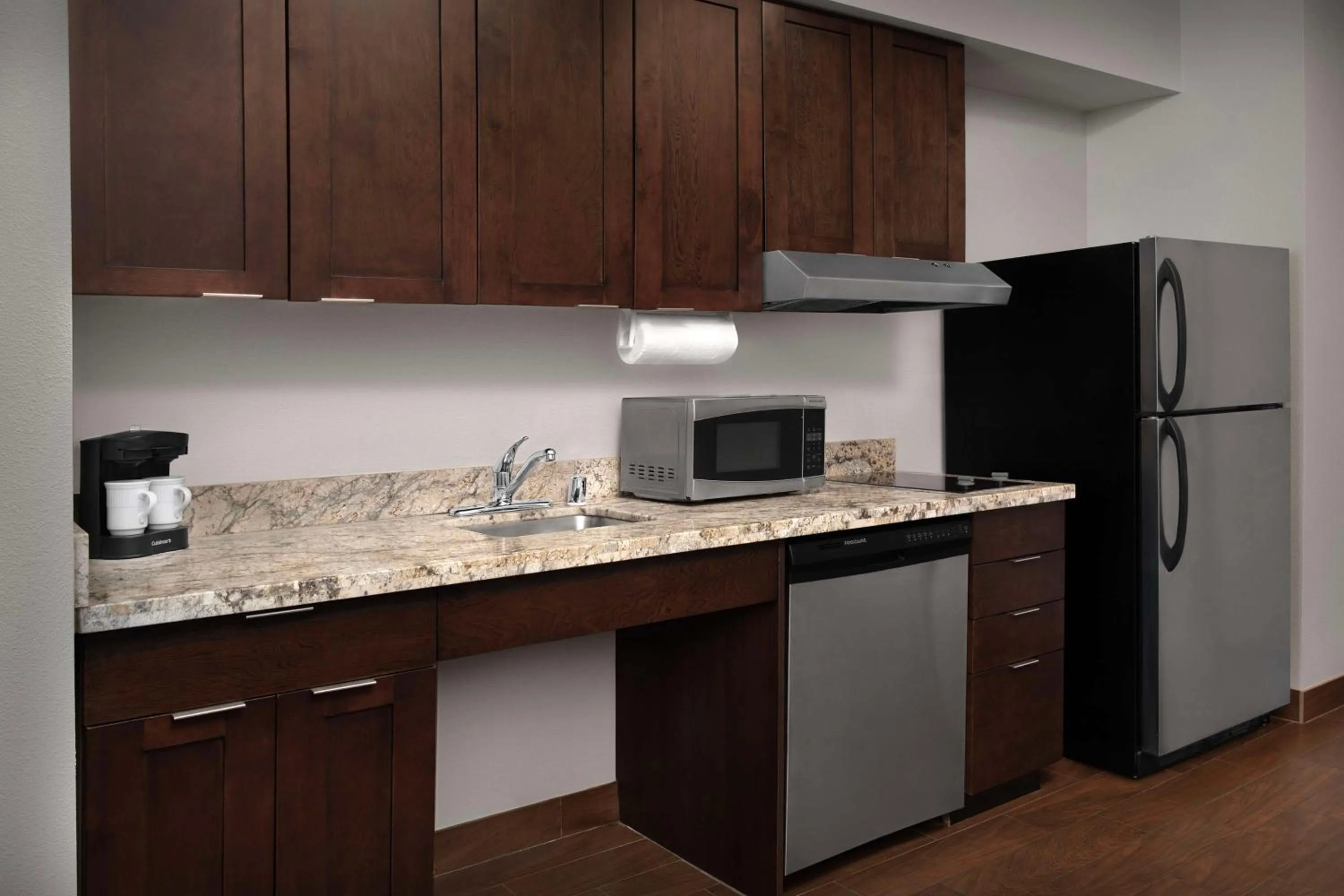 Kitchen or kitchenette in Homewood Suites by Hilton Seattle/Lynnwood