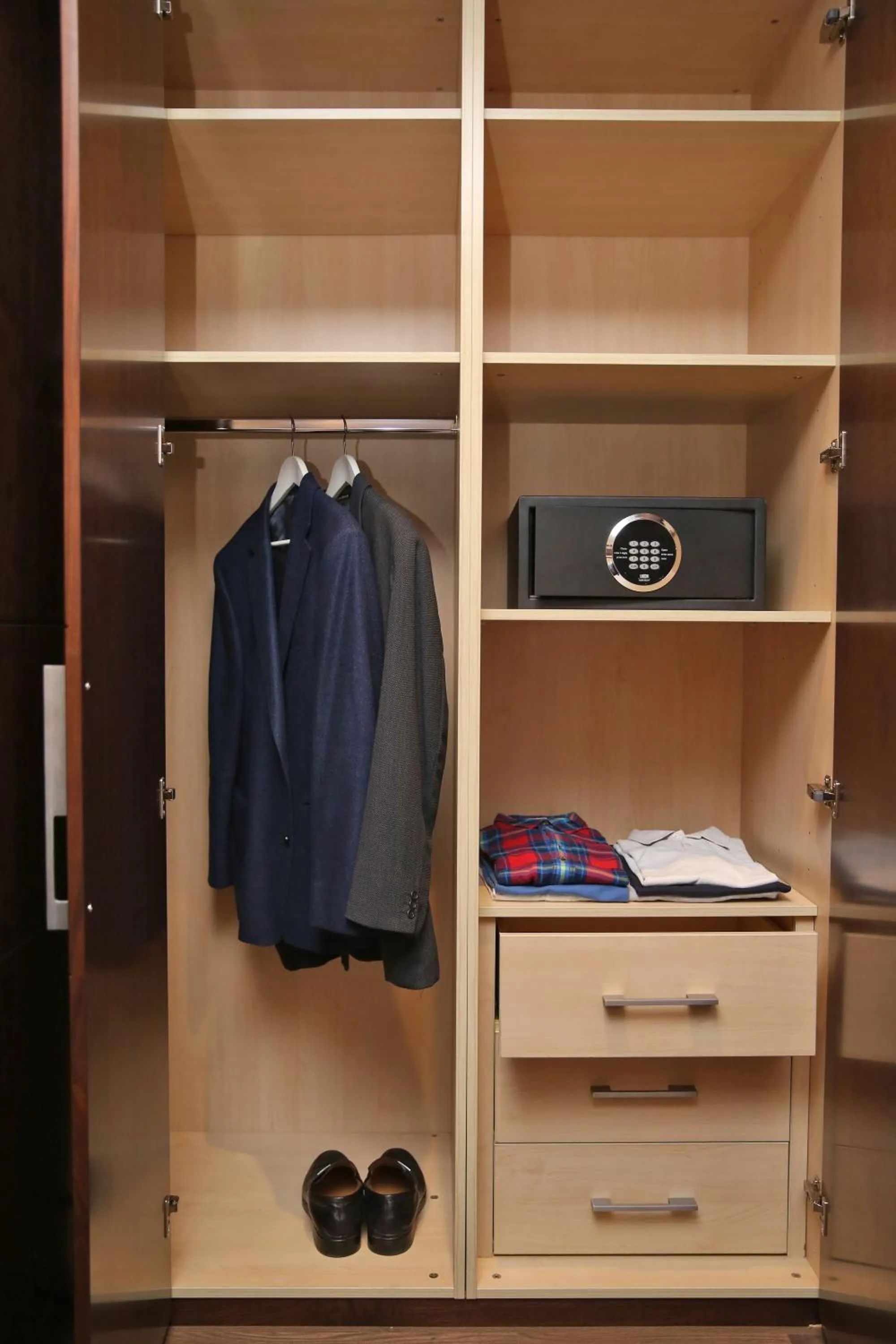 TV and multimedia in AlAshrafia Smart Residence