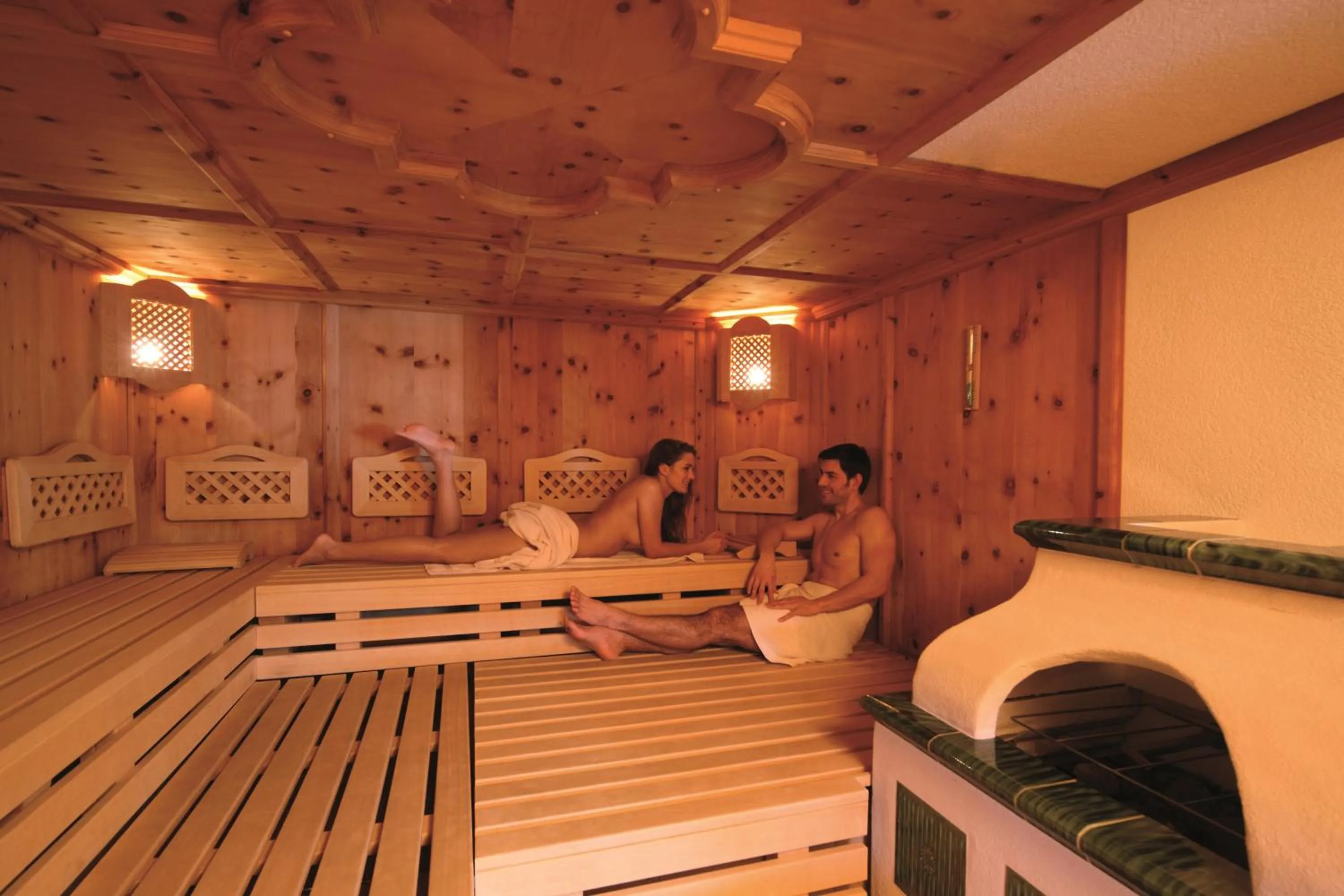 People in Verwöhnhotel Kristall