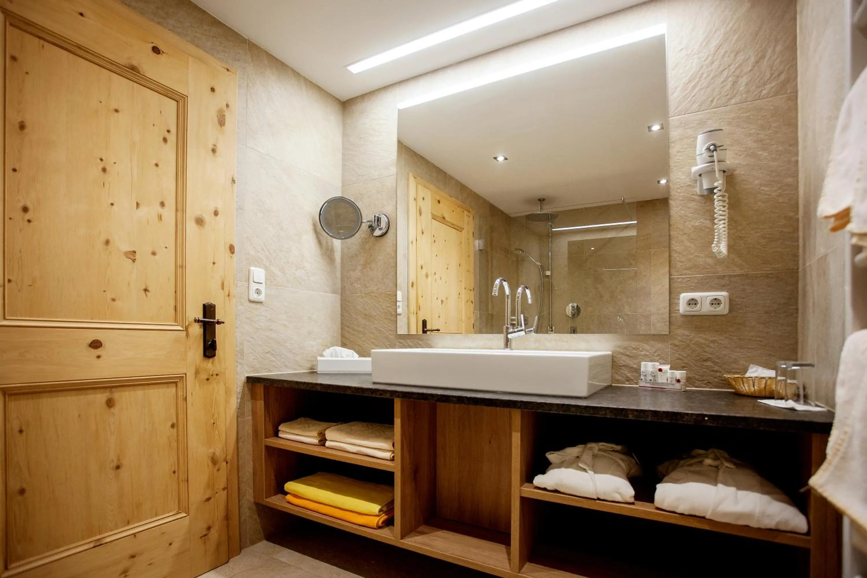 Photo of the whole room in Verwöhnhotel Kristall