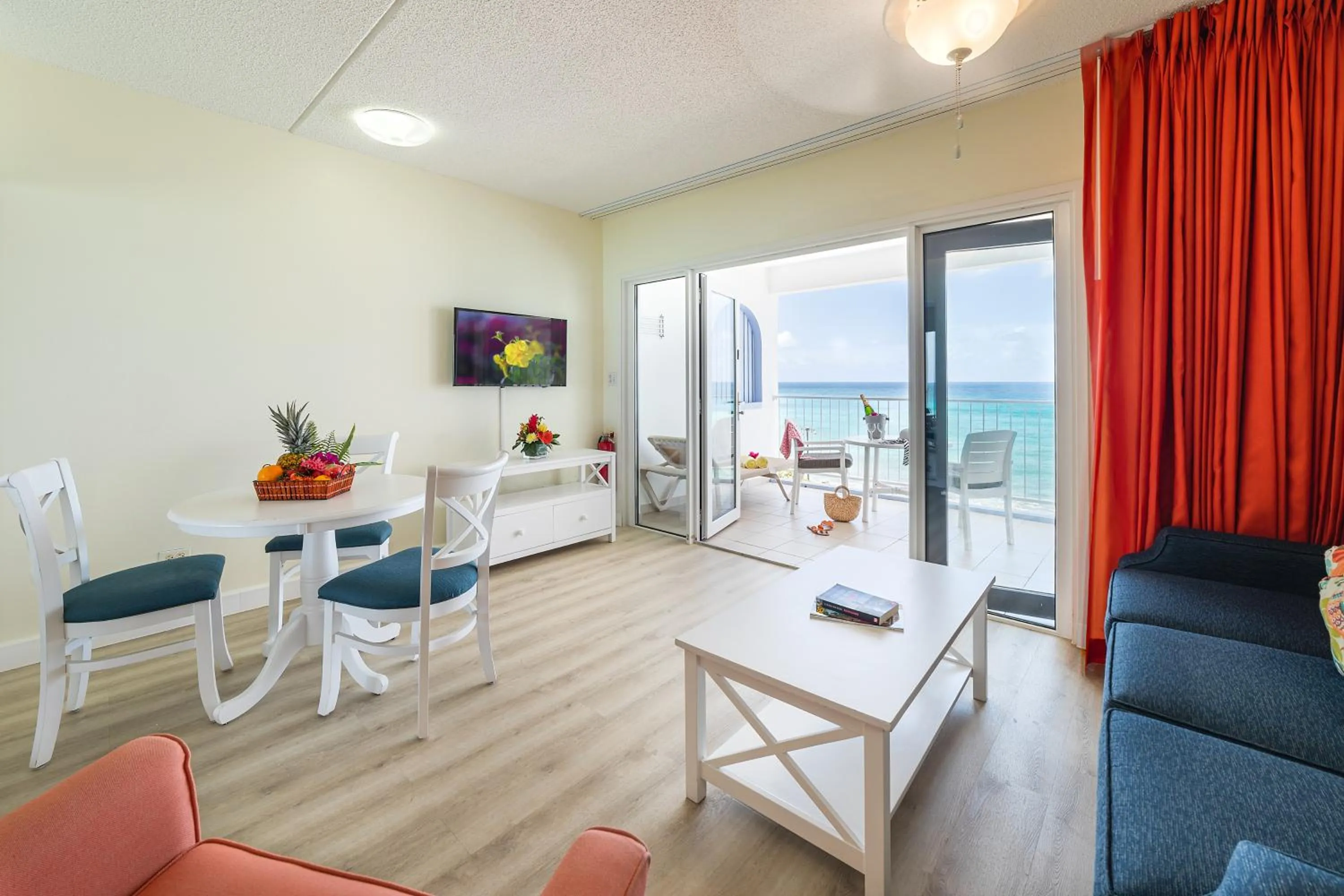 Living room in La Vista Resort