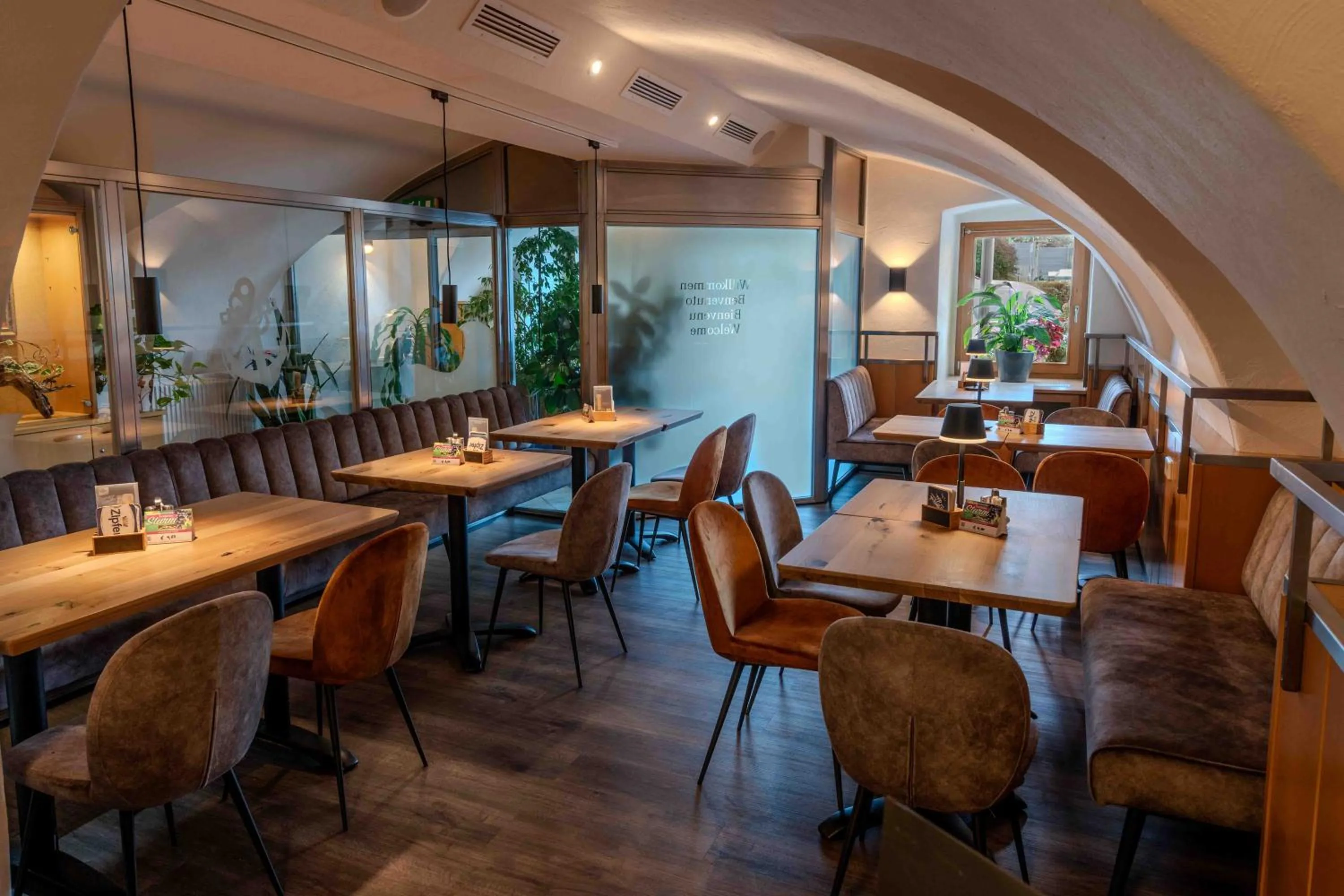 Restaurant/places to eat in Hotel Anker