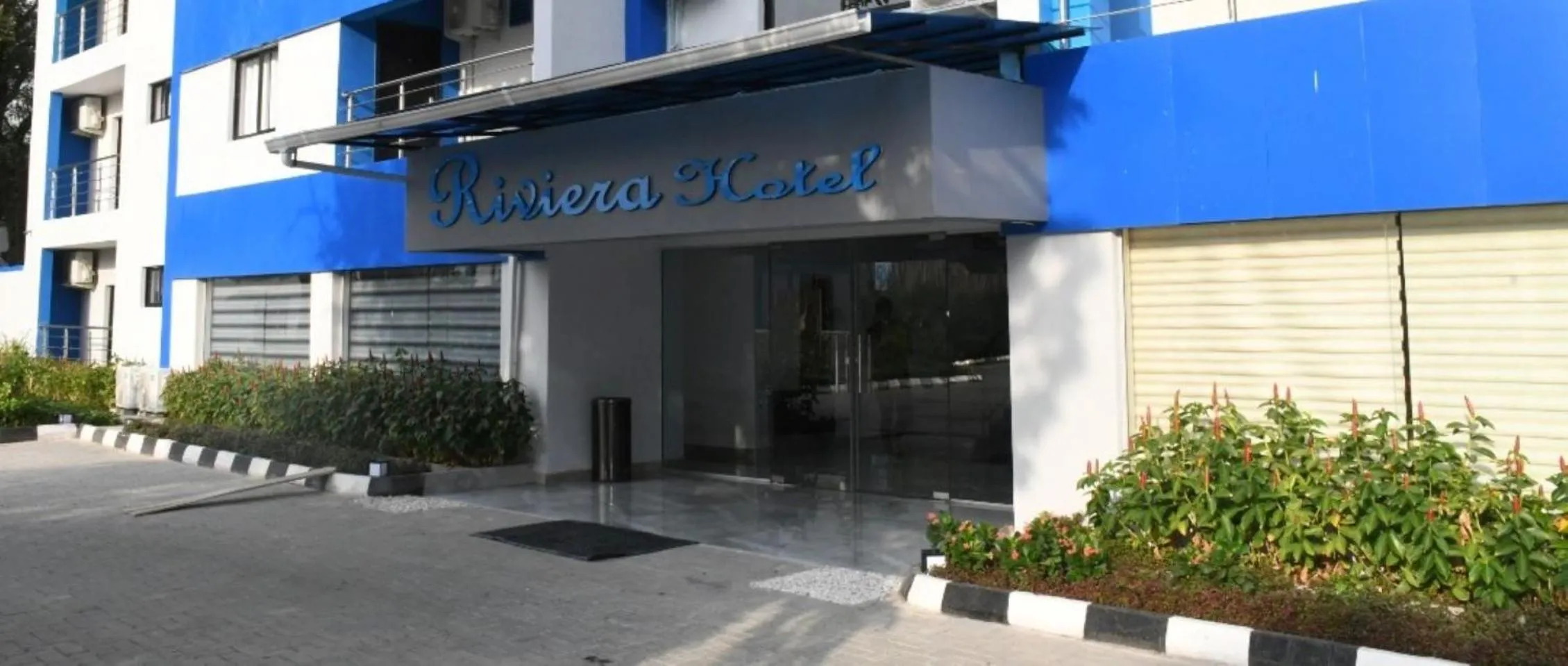 Property building in Riviera Suites