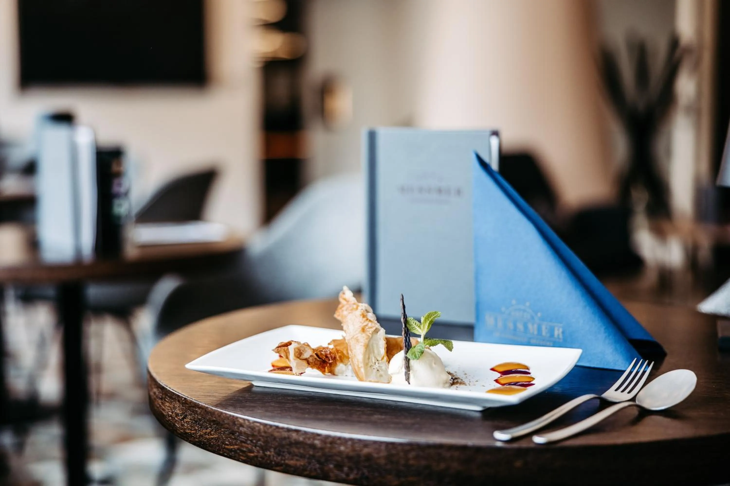 Restaurant/places to eat in Hotel Messmer